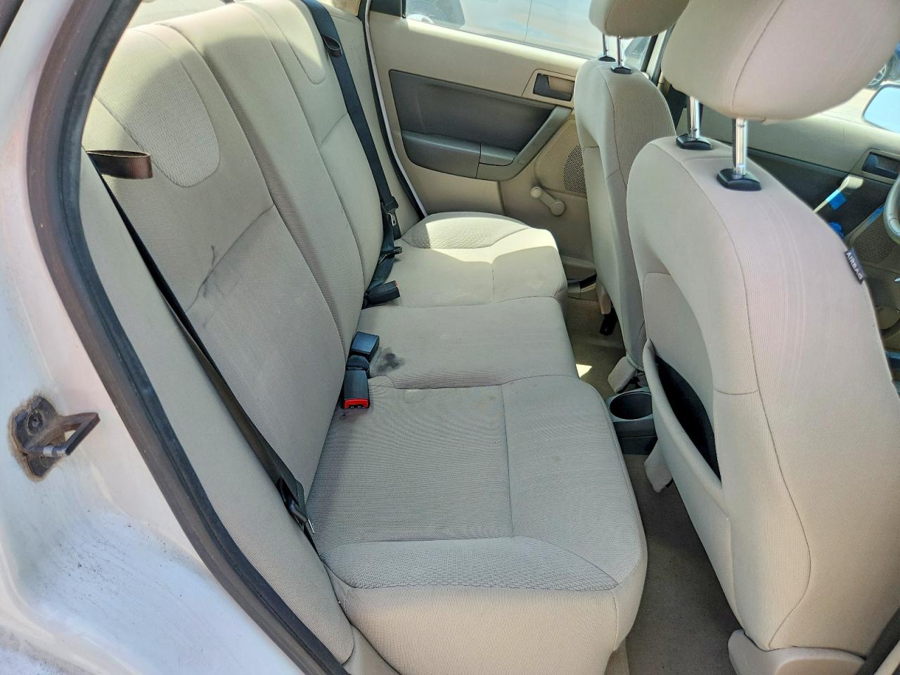 2008 Ford Focus S/se White vin: 1FAHP34N48W123594