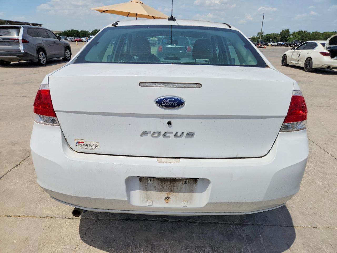 2008 Ford Focus S/se White vin: 1FAHP34N48W123594