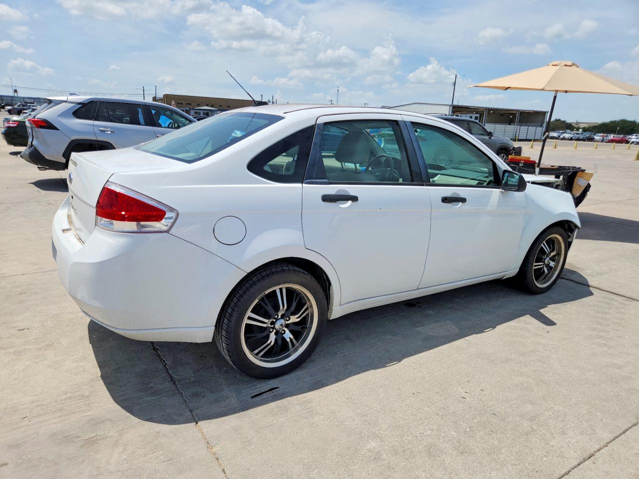 2008 Ford Focus S/se White vin: 1FAHP34N48W123594