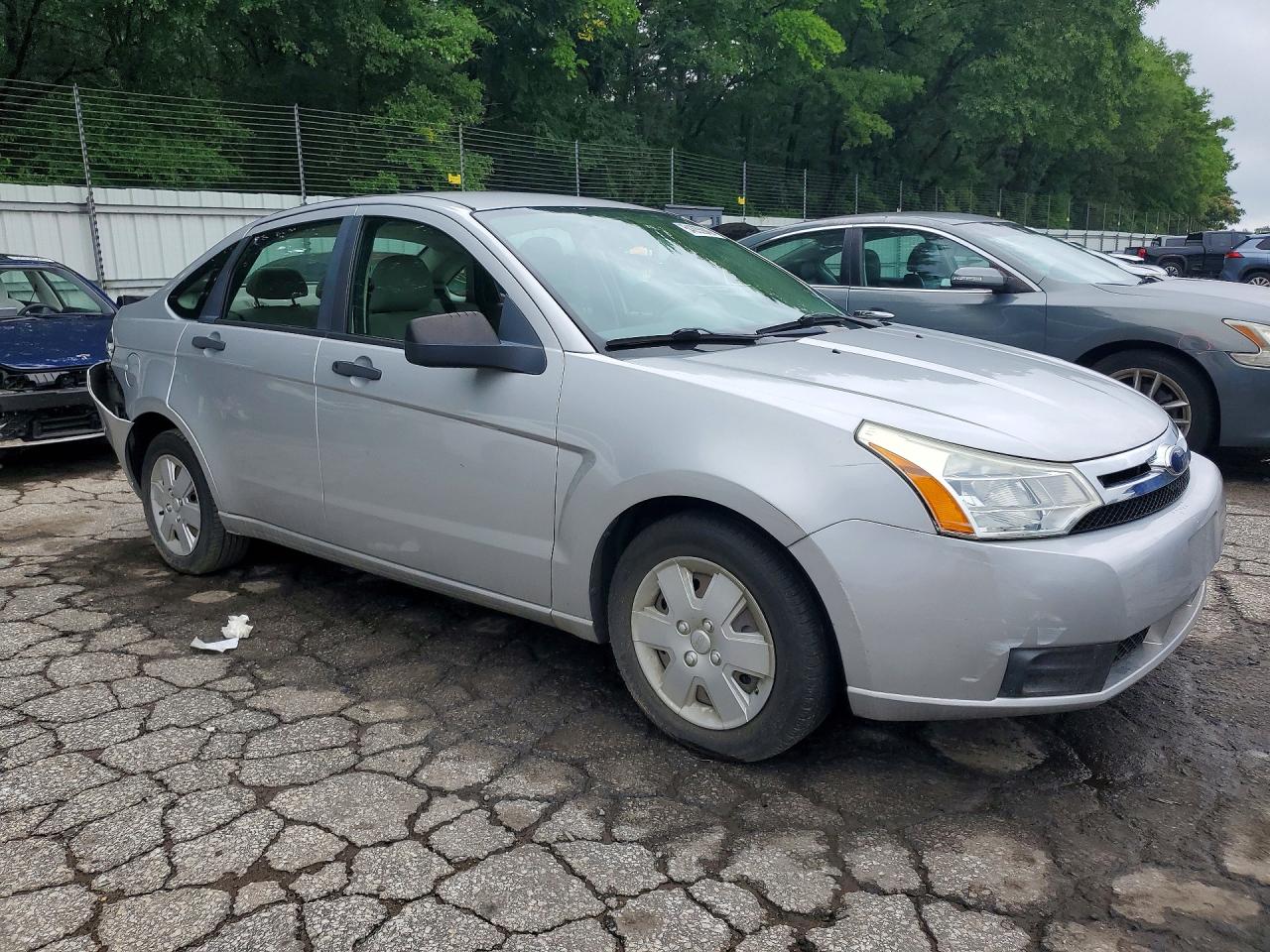 2009 Ford Focus S Silver vin: 1FAHP34N49W131132