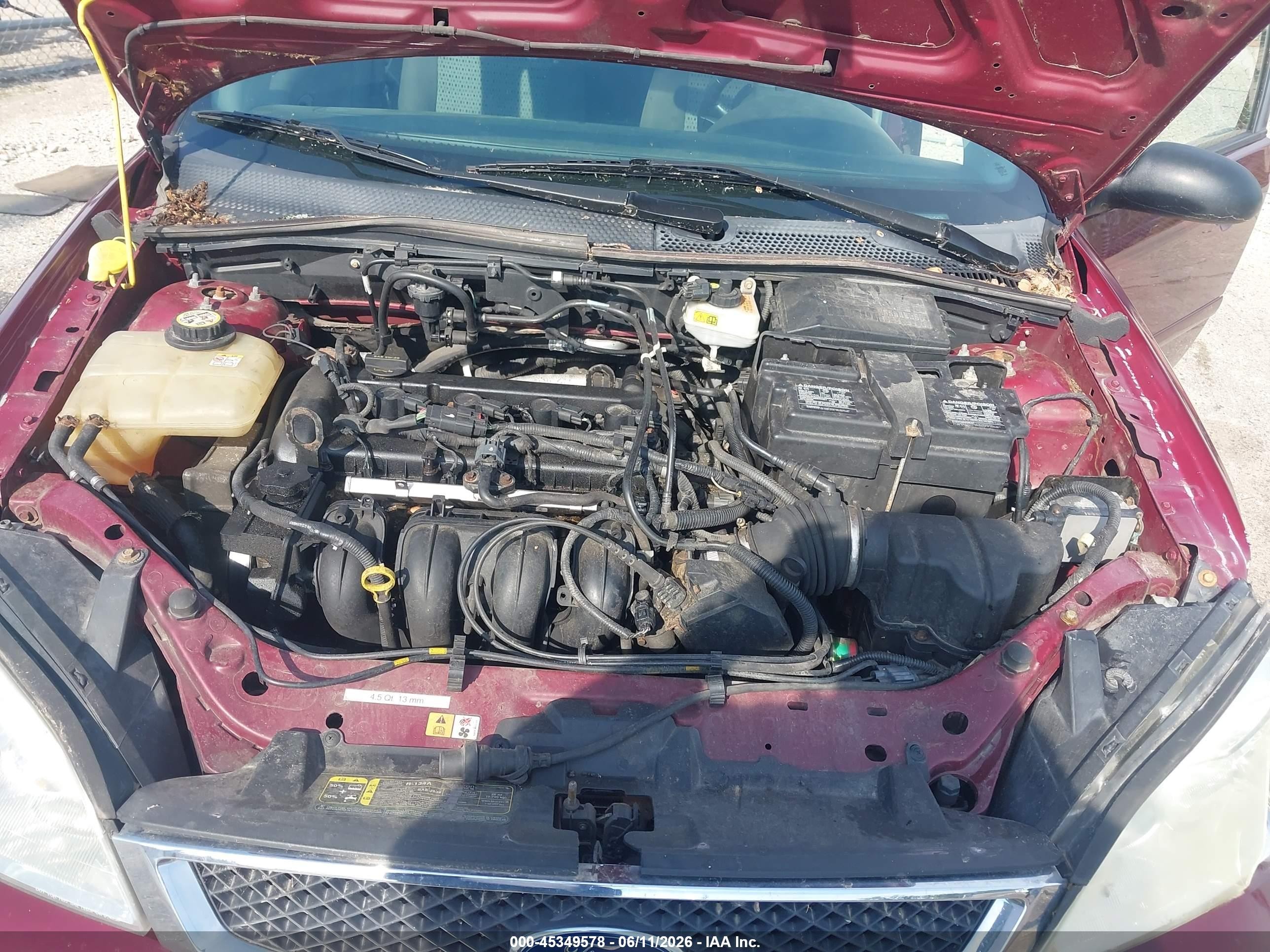 2007 Ford Focus S/se/ses Red vin: 1FAHP34N57W196875