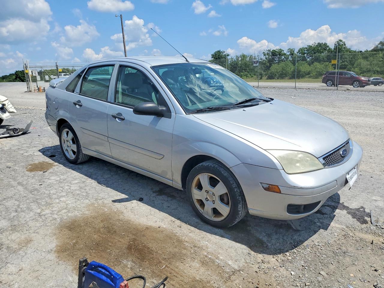 2007 Ford Focus Zx4 Silver vin: 1FAHP34N57W204506