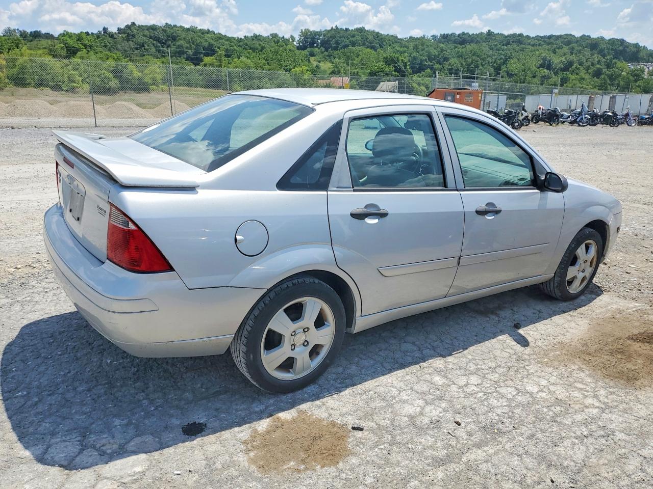 2007 Ford Focus Zx4 Silver vin: 1FAHP34N57W204506