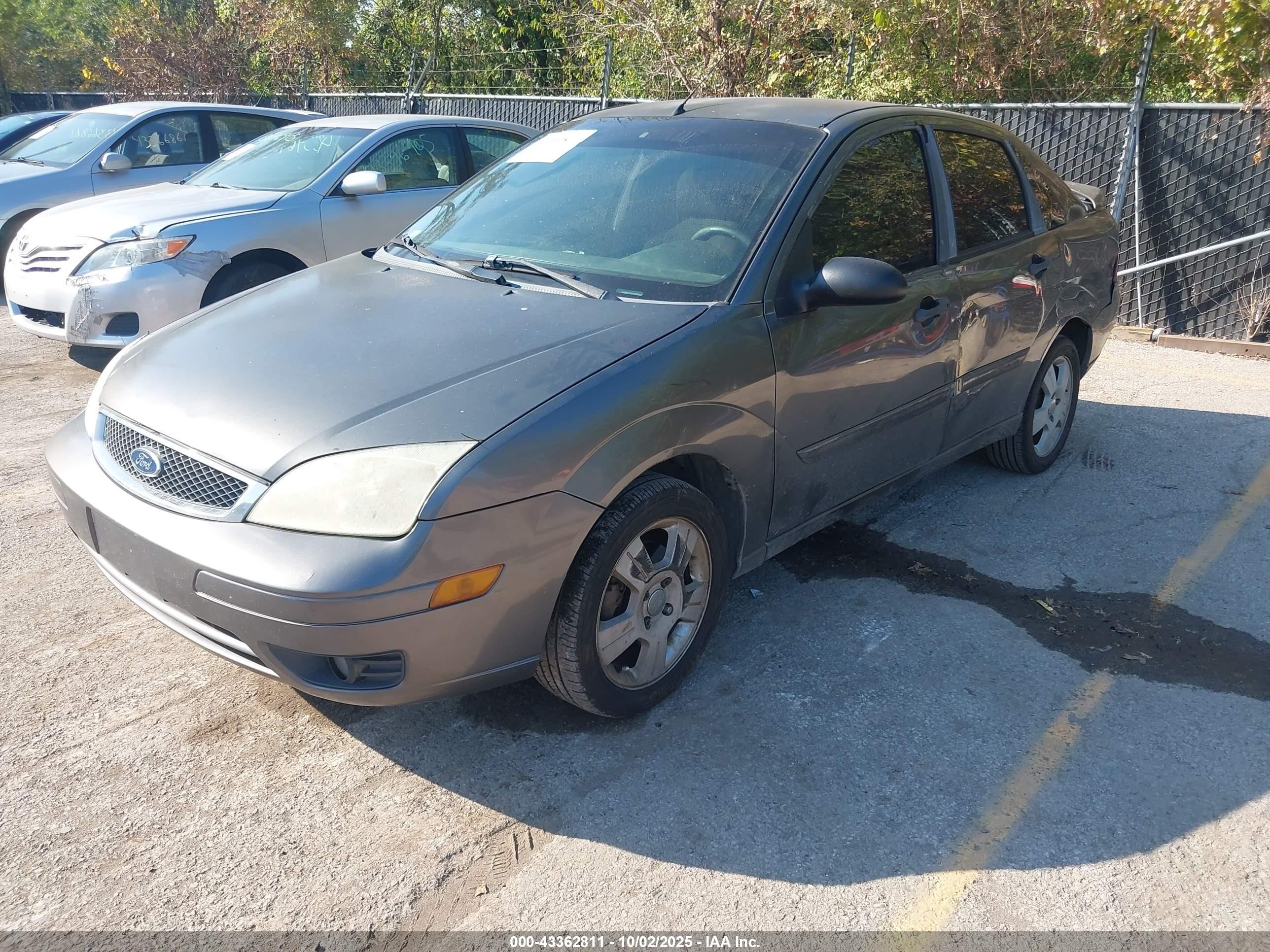 2007 Ford Focus S/se/ses Gray vin: 1FAHP34N57W210984