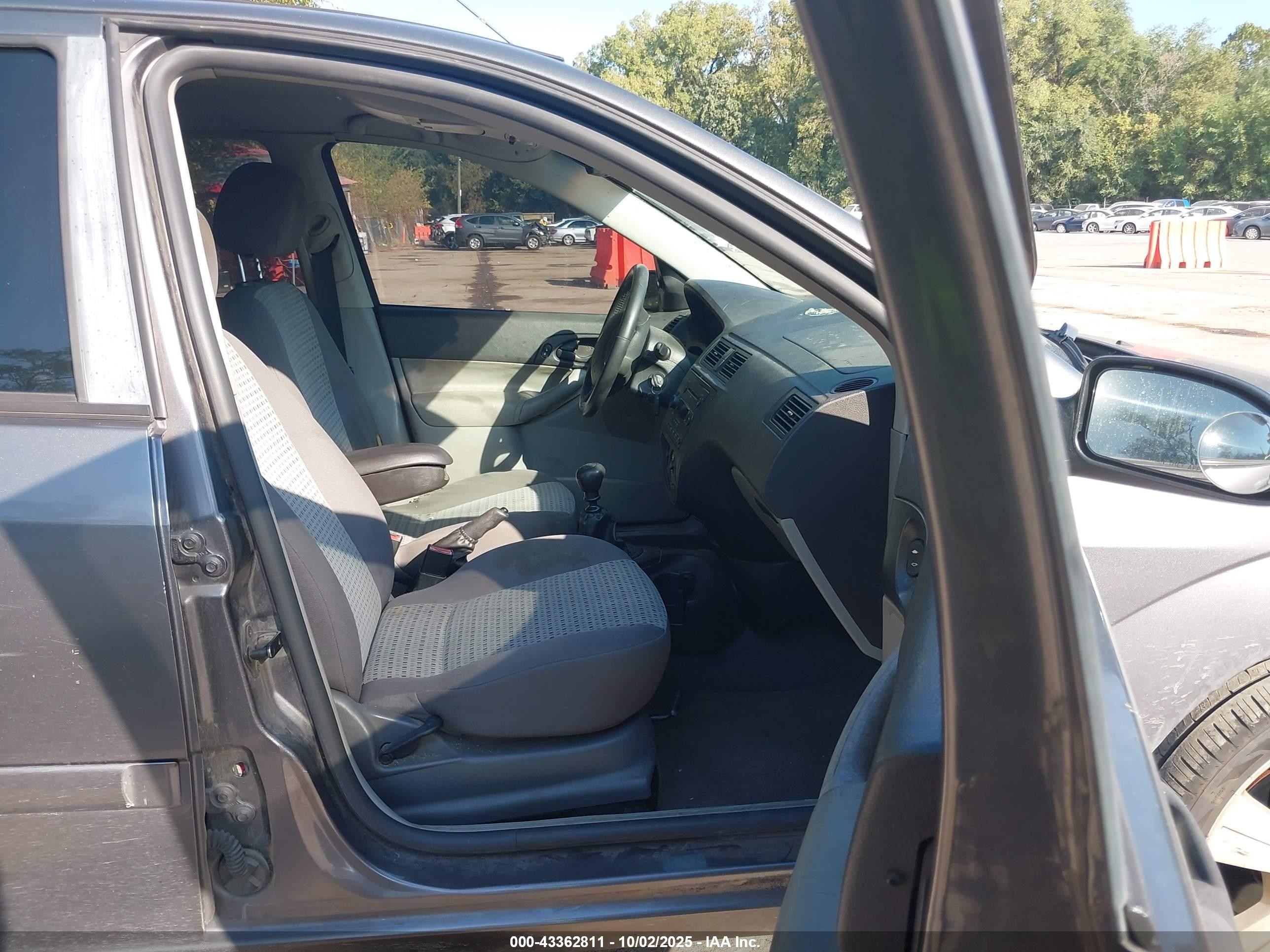 2007 Ford Focus S/se/ses Gray vin: 1FAHP34N57W210984