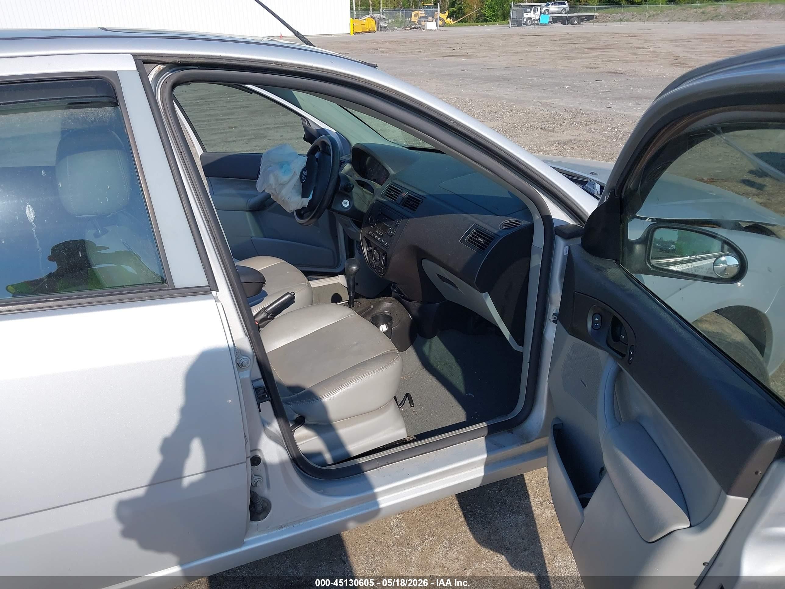 2007 Ford Focus S/se/ses Silver vin: 1FAHP34N57W265130
