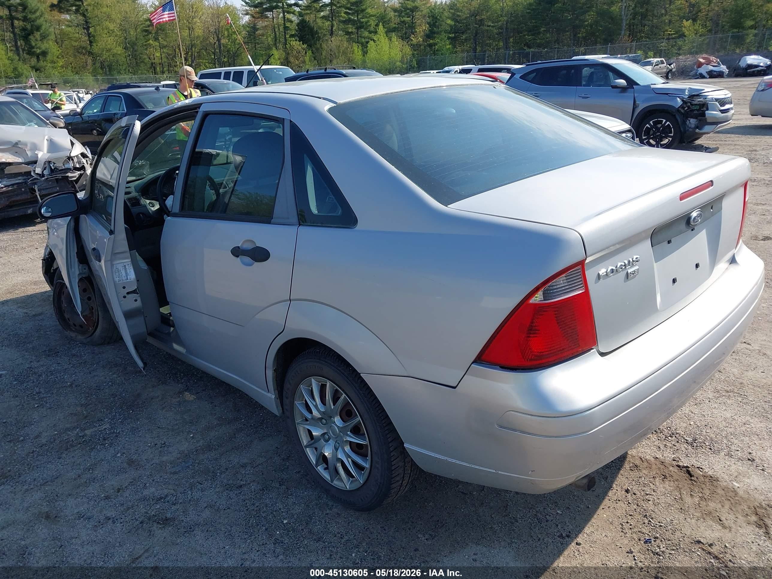 2007 Ford Focus S/se/ses Silver vin: 1FAHP34N57W265130