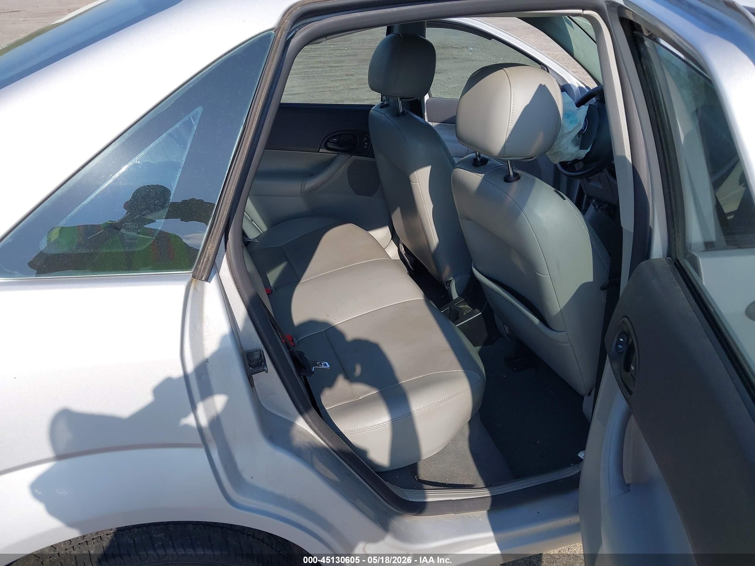 2007 Ford Focus S/se/ses Silver vin: 1FAHP34N57W265130