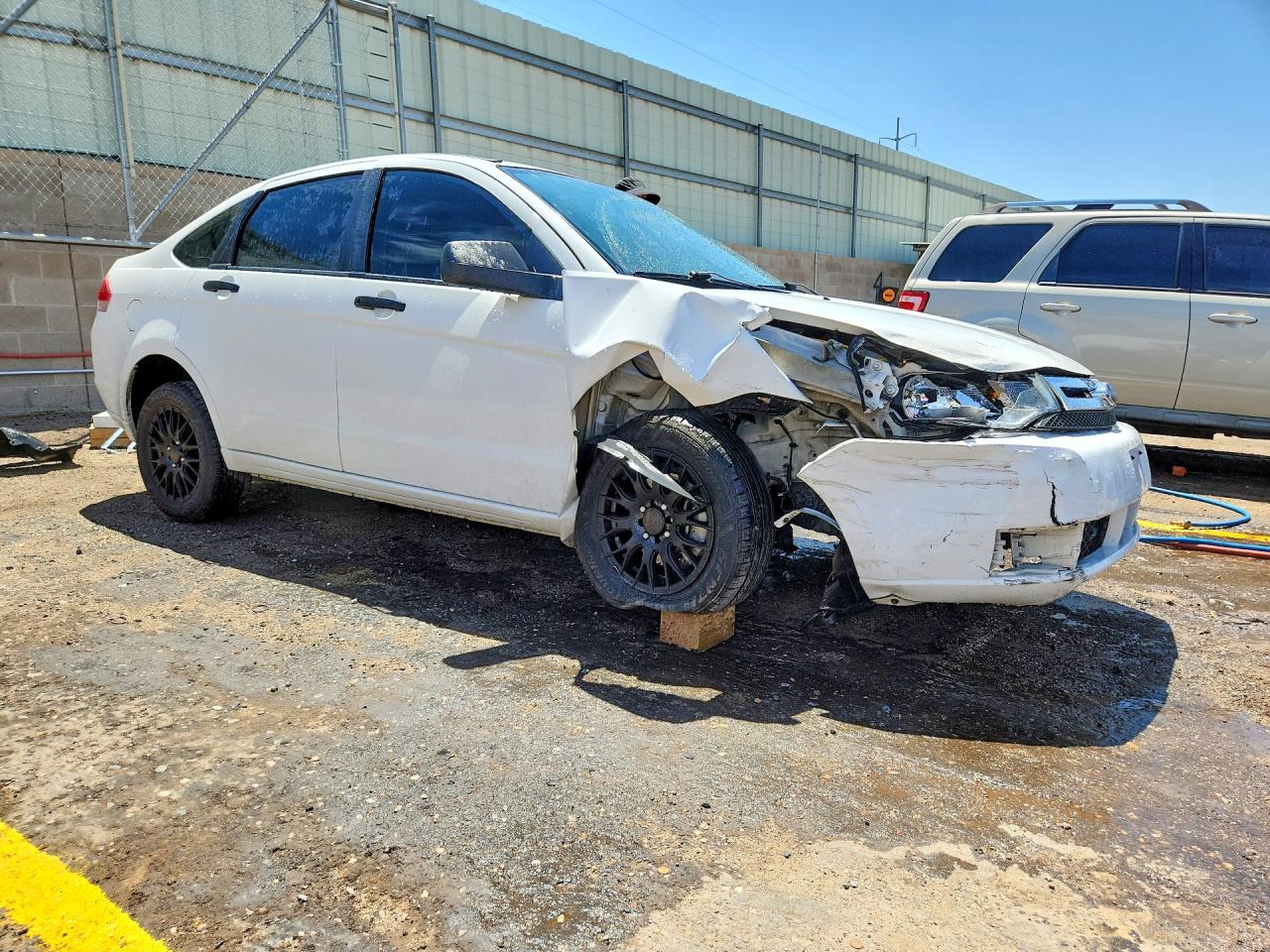 2008 Ford Focus S/se White vin: 1FAHP34N58W188714
