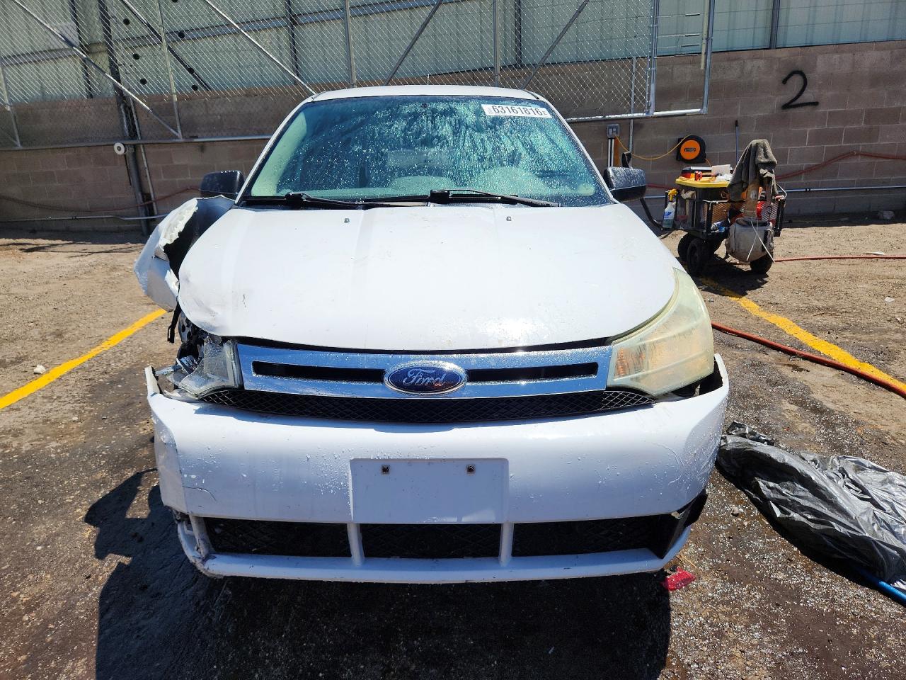2008 Ford Focus S/se White vin: 1FAHP34N58W188714