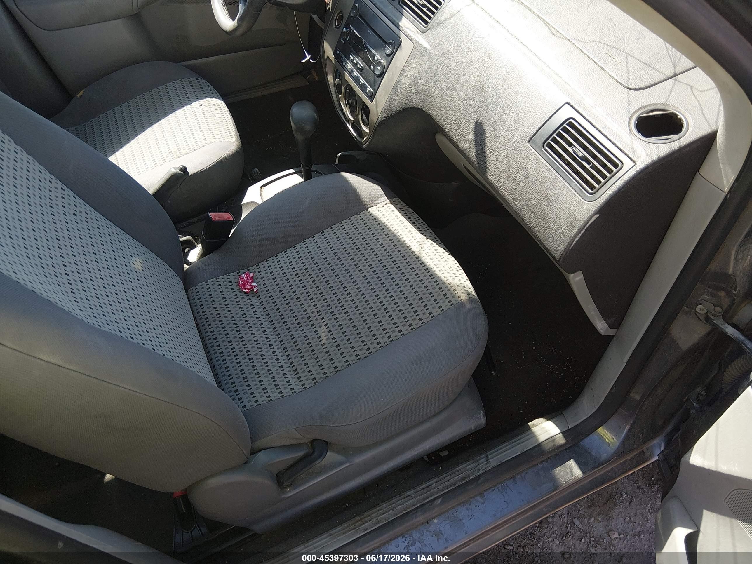 2007 Ford Focus S/se/ses Gray vin: 1FAHP34N67W157244