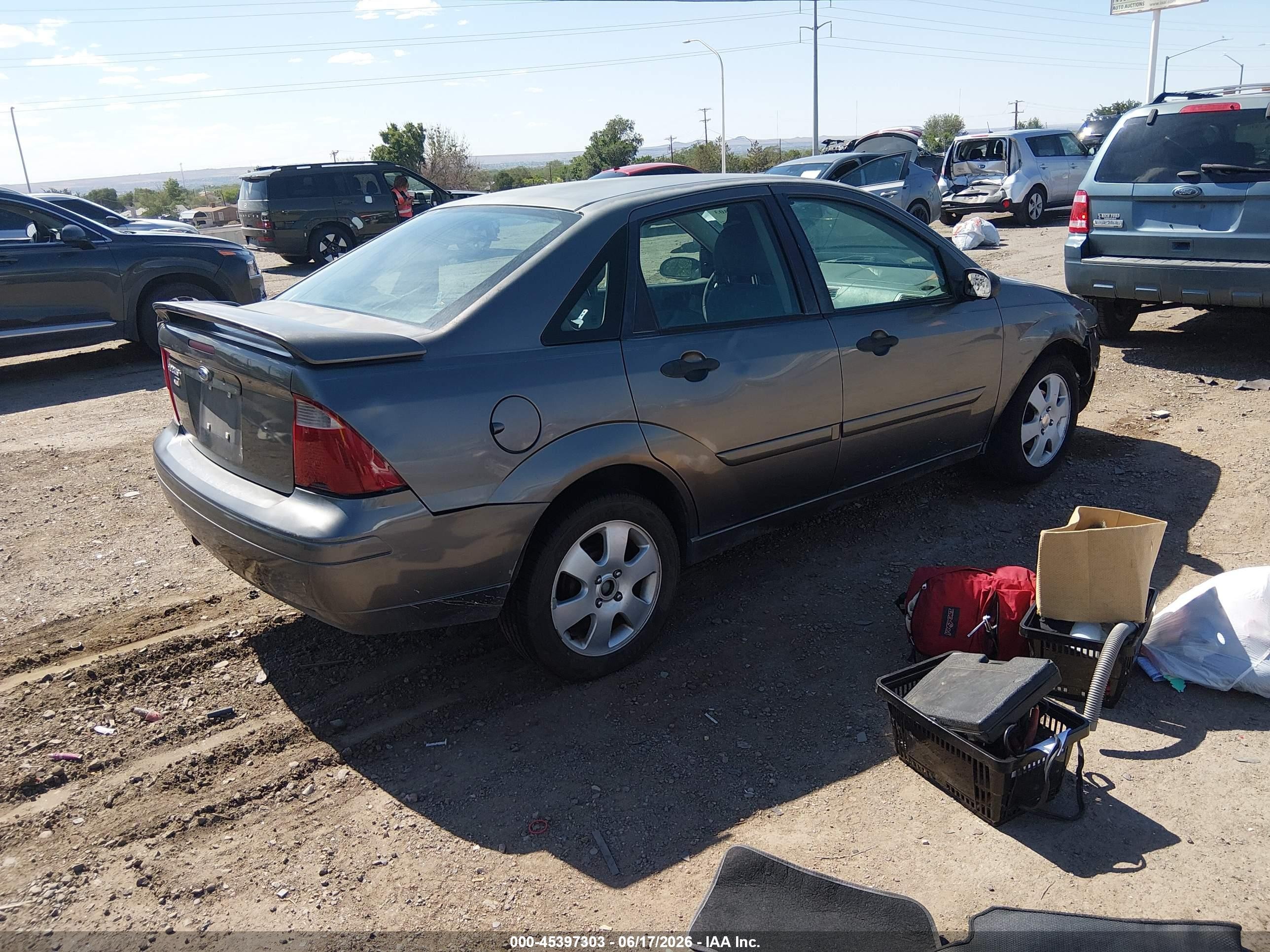2007 Ford Focus S/se/ses Gray vin: 1FAHP34N67W157244