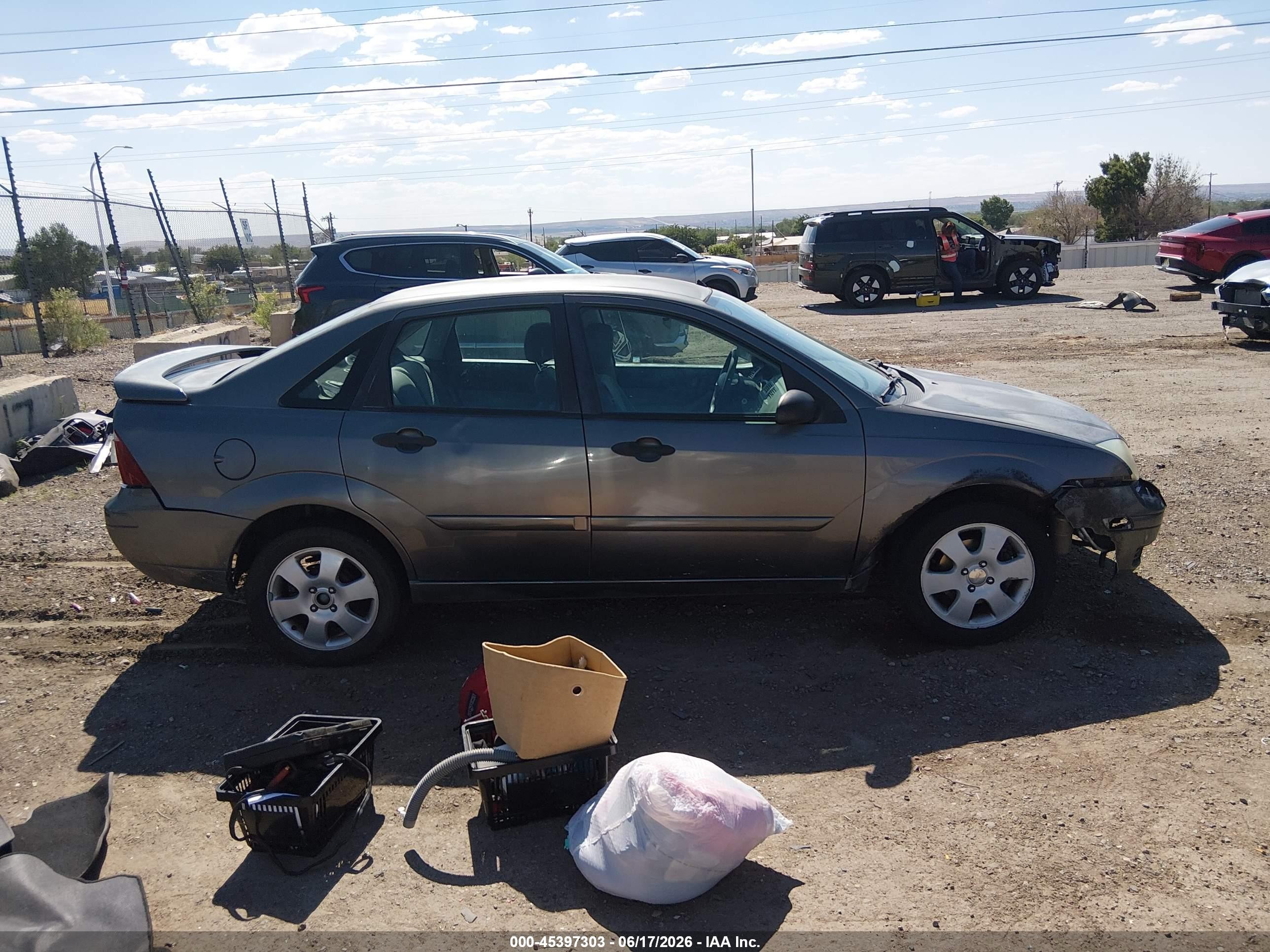 2007 Ford Focus S/se/ses Gray vin: 1FAHP34N67W157244