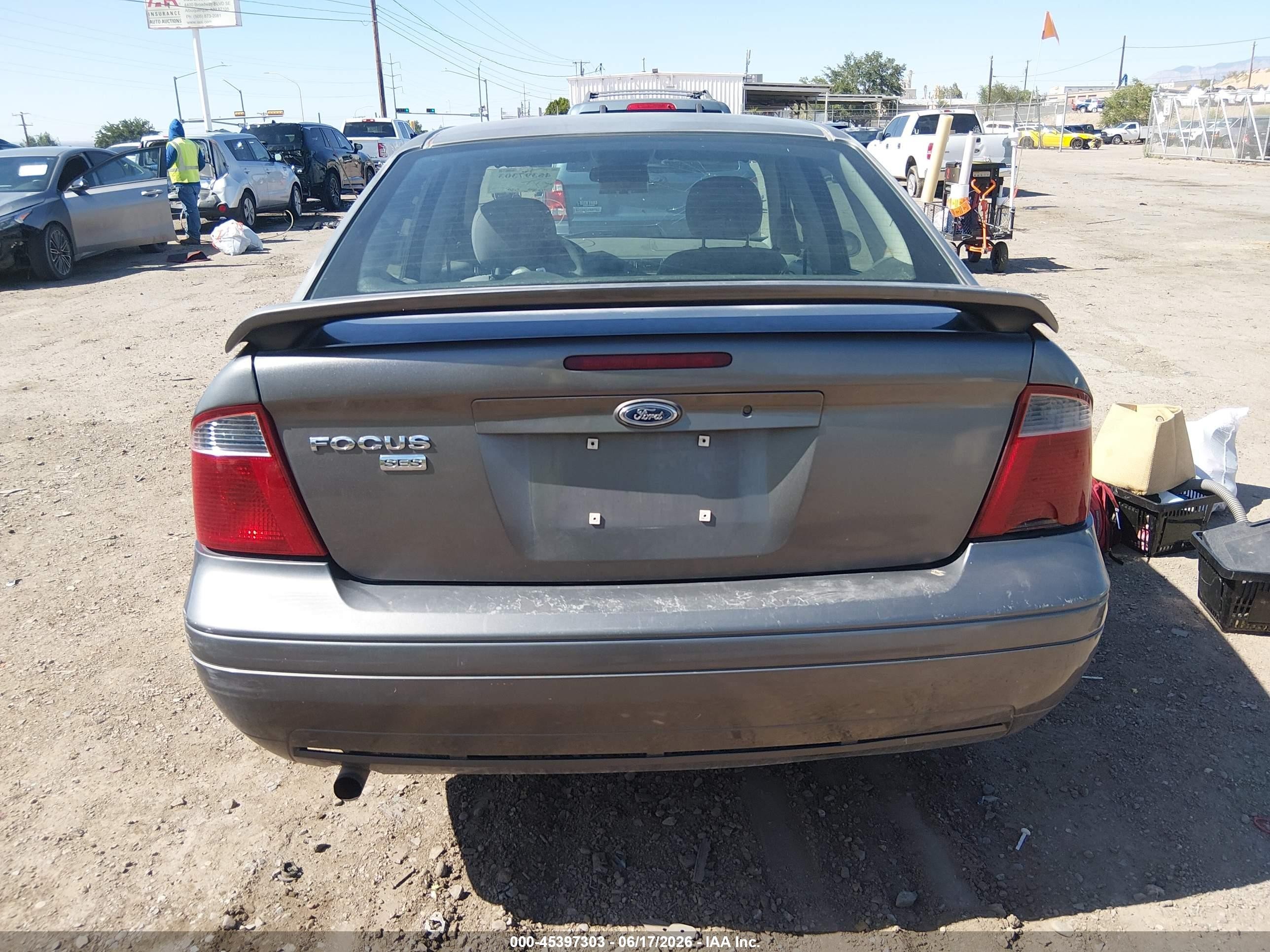 2007 Ford Focus S/se/ses Gray vin: 1FAHP34N67W157244