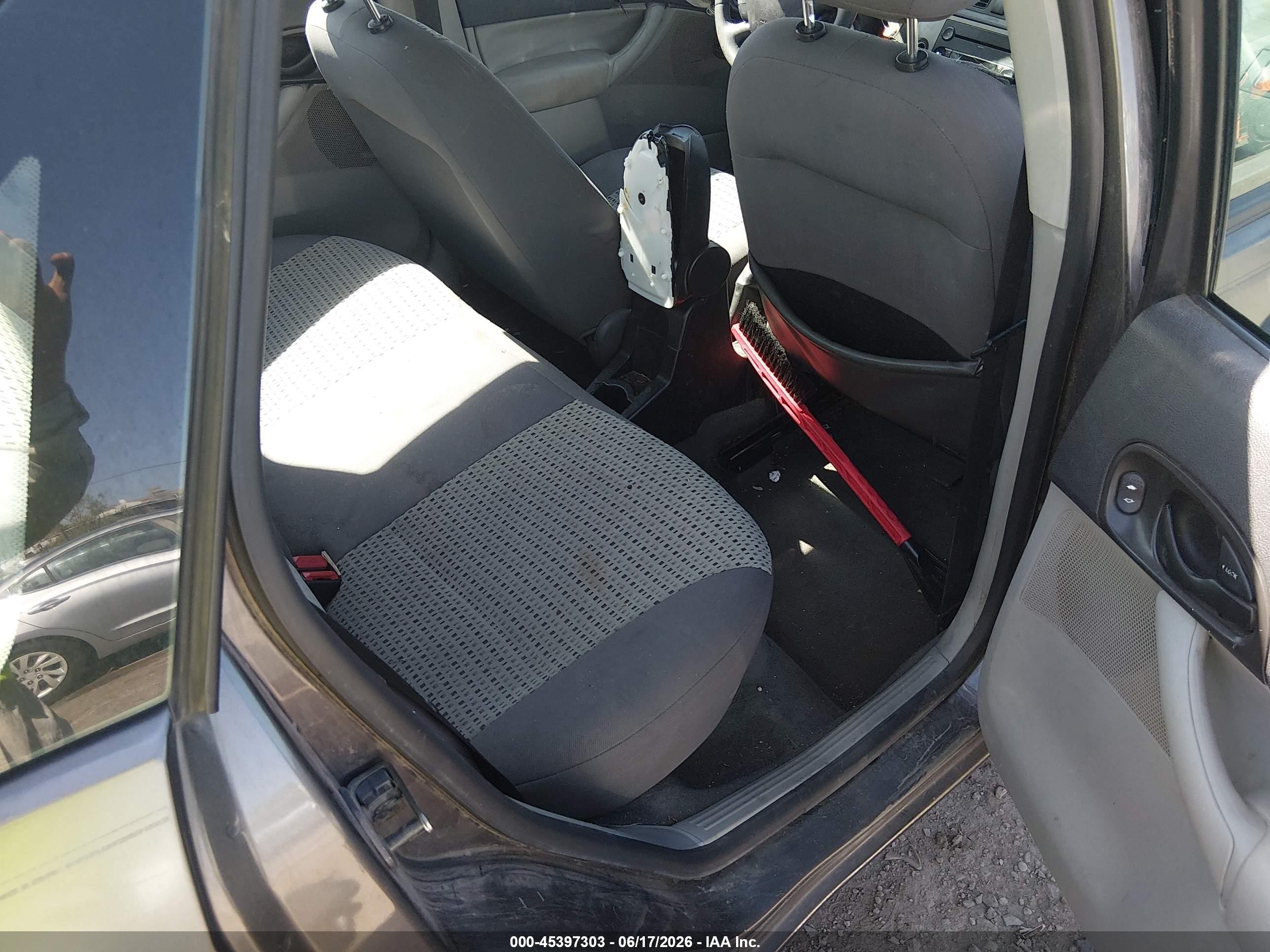 2007 Ford Focus S/se/ses Gray vin: 1FAHP34N67W157244
