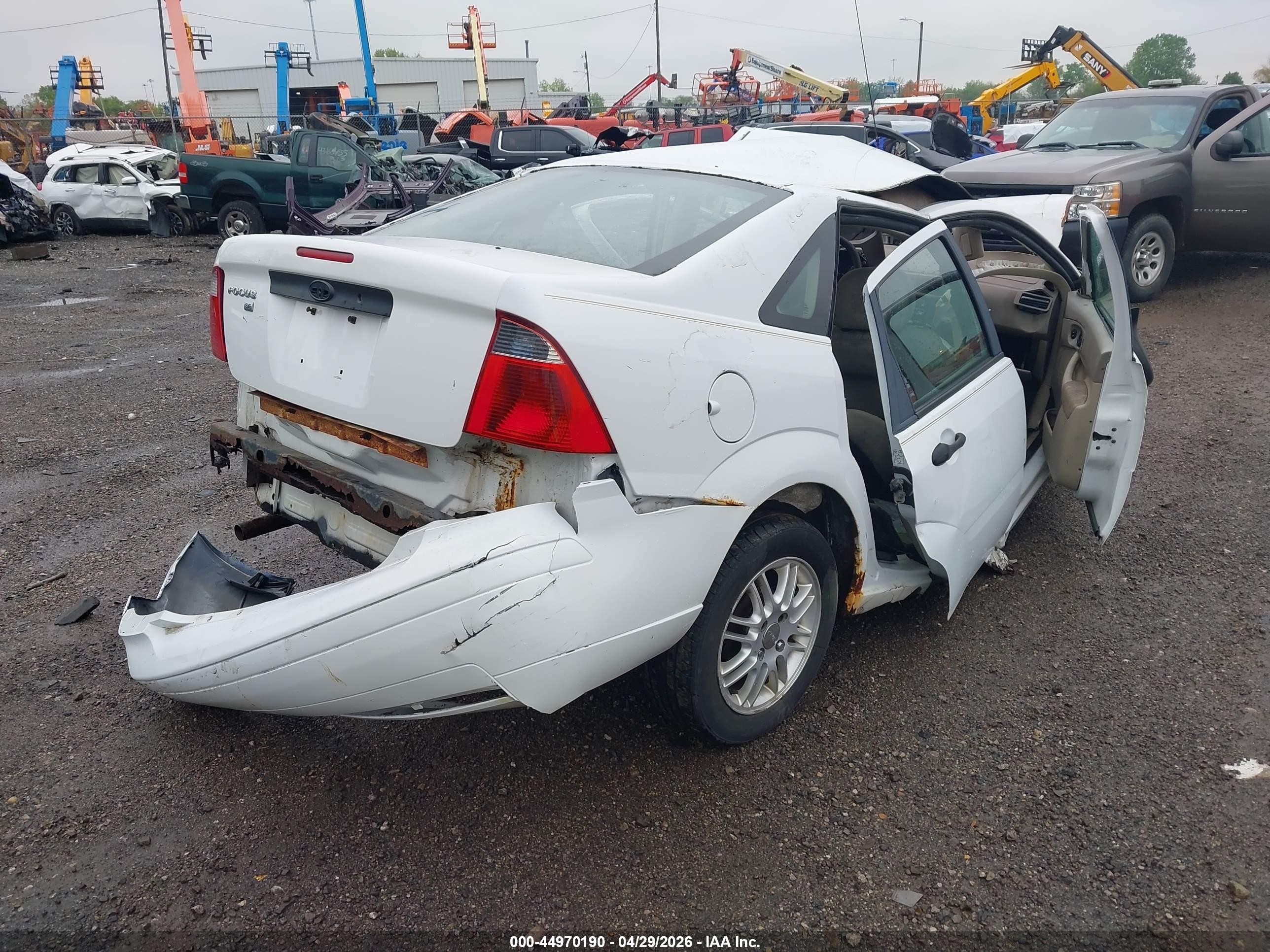 2007 Ford Focus S/se/ses White vin: 1FAHP34N67W243041