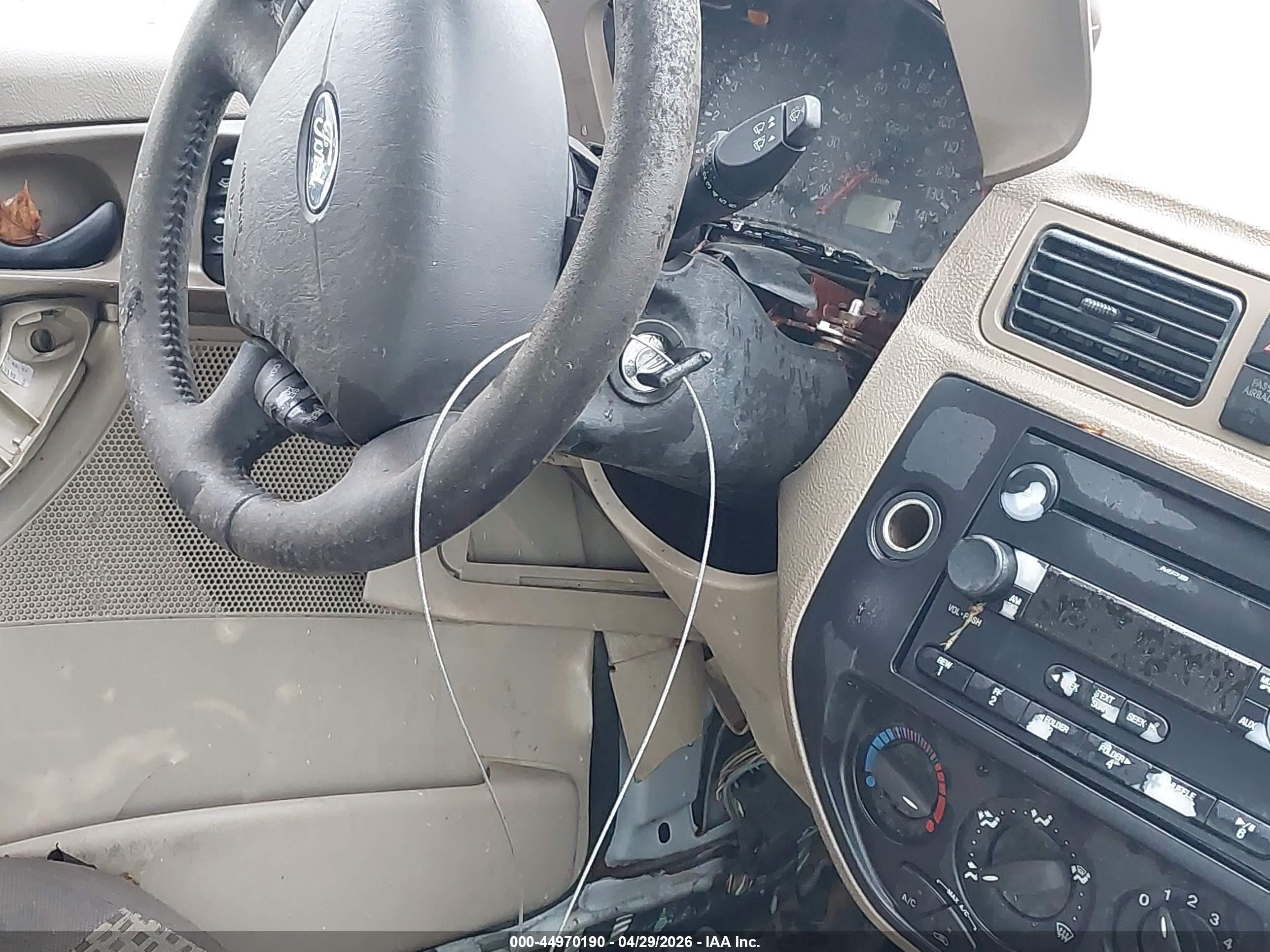 2007 Ford Focus S/se/ses White vin: 1FAHP34N67W243041