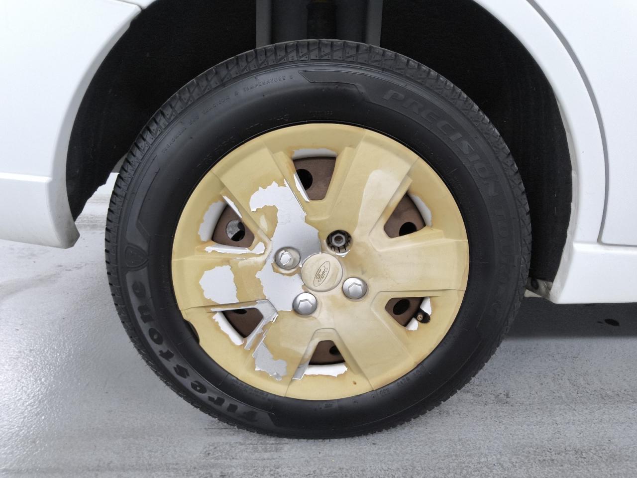 2007 Ford Focus Zx4 White vin: 1FAHP34N67W323181 Damage: Right Rear Wheel Cover, Broken, Replacement Required