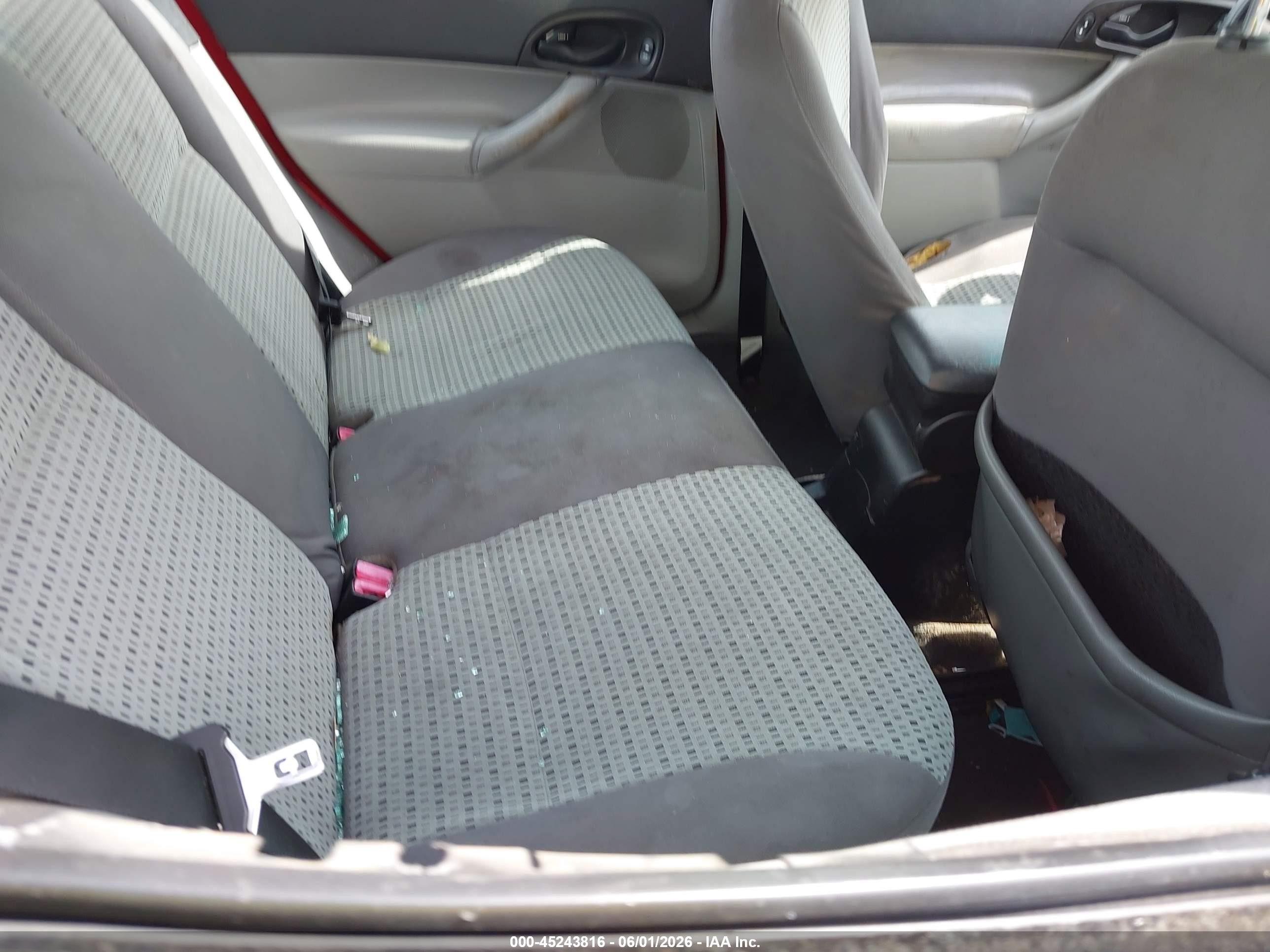 2006 Ford Focus Zx4 Red vin: 1FAHP34N76W229857