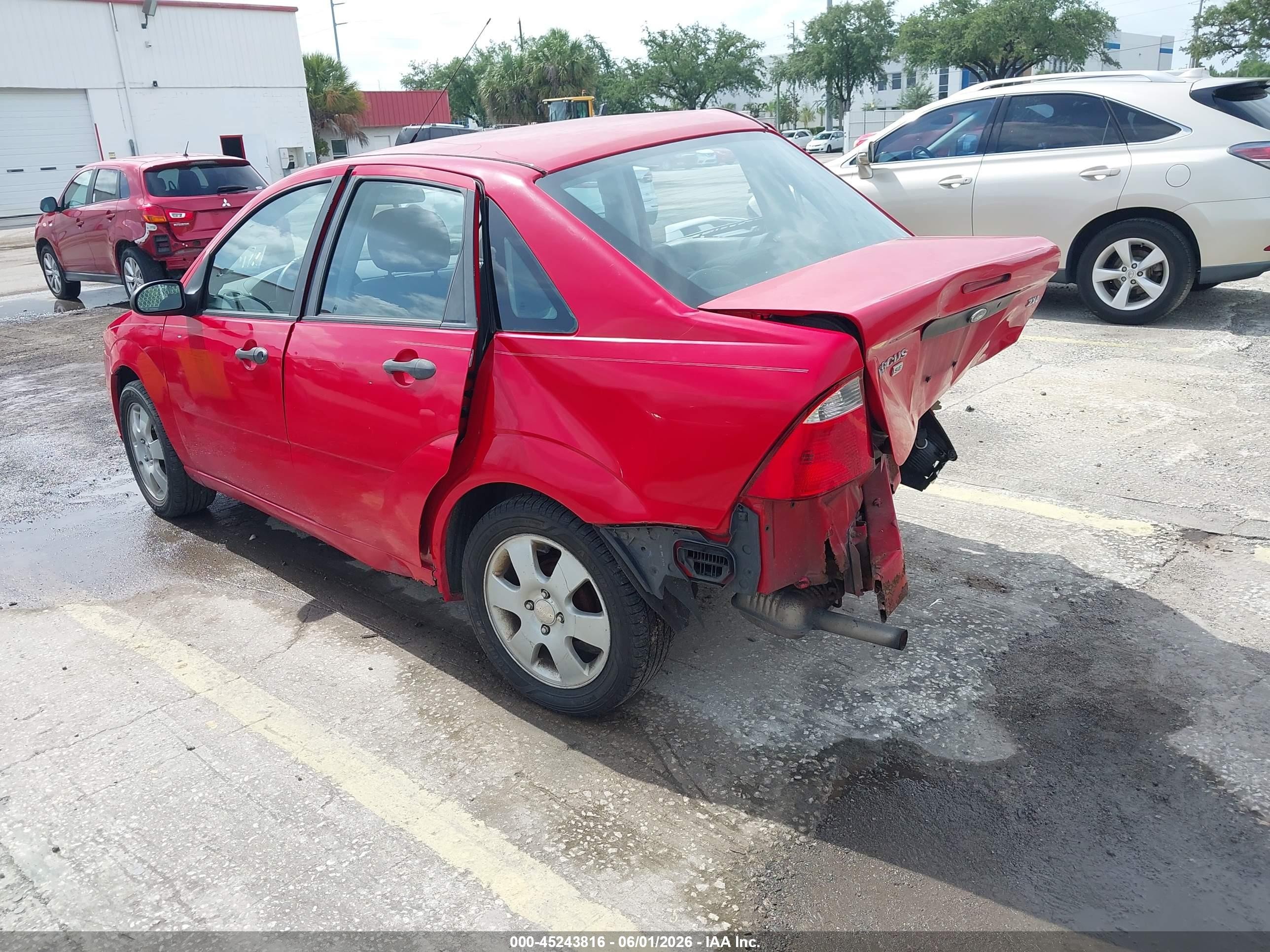 2006 Ford Focus Zx4 Red vin: 1FAHP34N76W229857