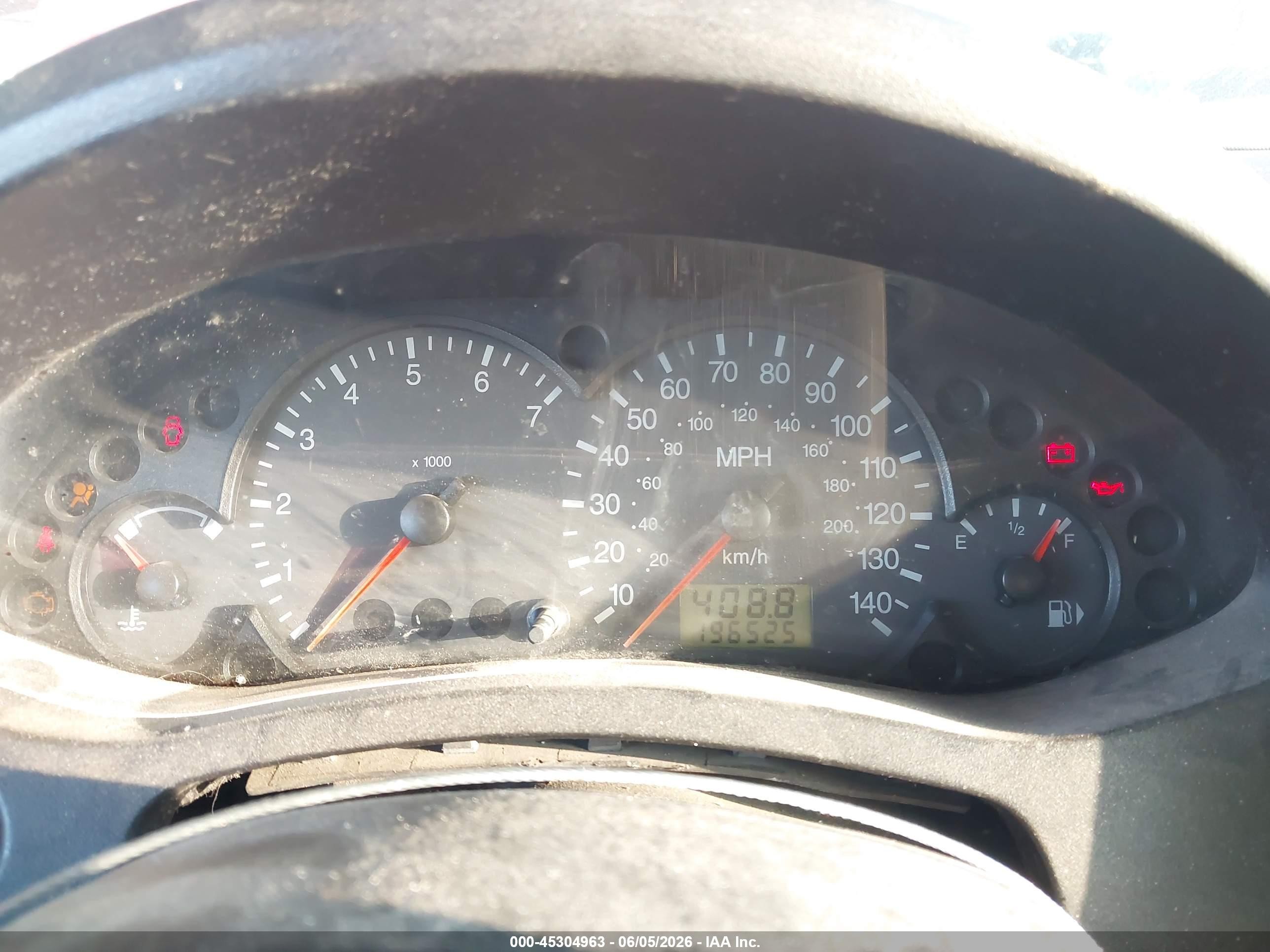 2006 Ford Focus Zx4 Red vin: 1FAHP34N76W234850