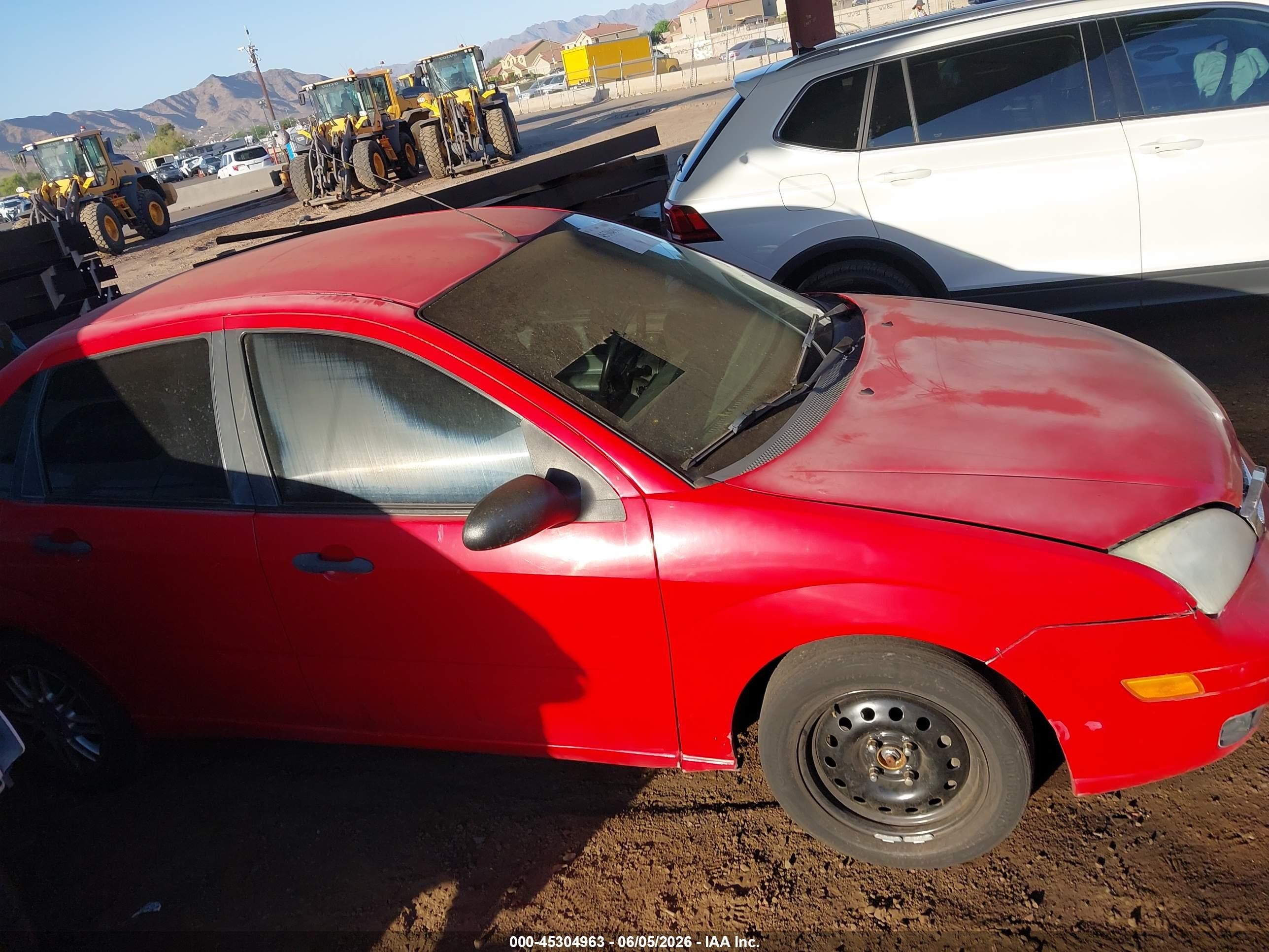 2006 Ford Focus Zx4 Red vin: 1FAHP34N76W234850