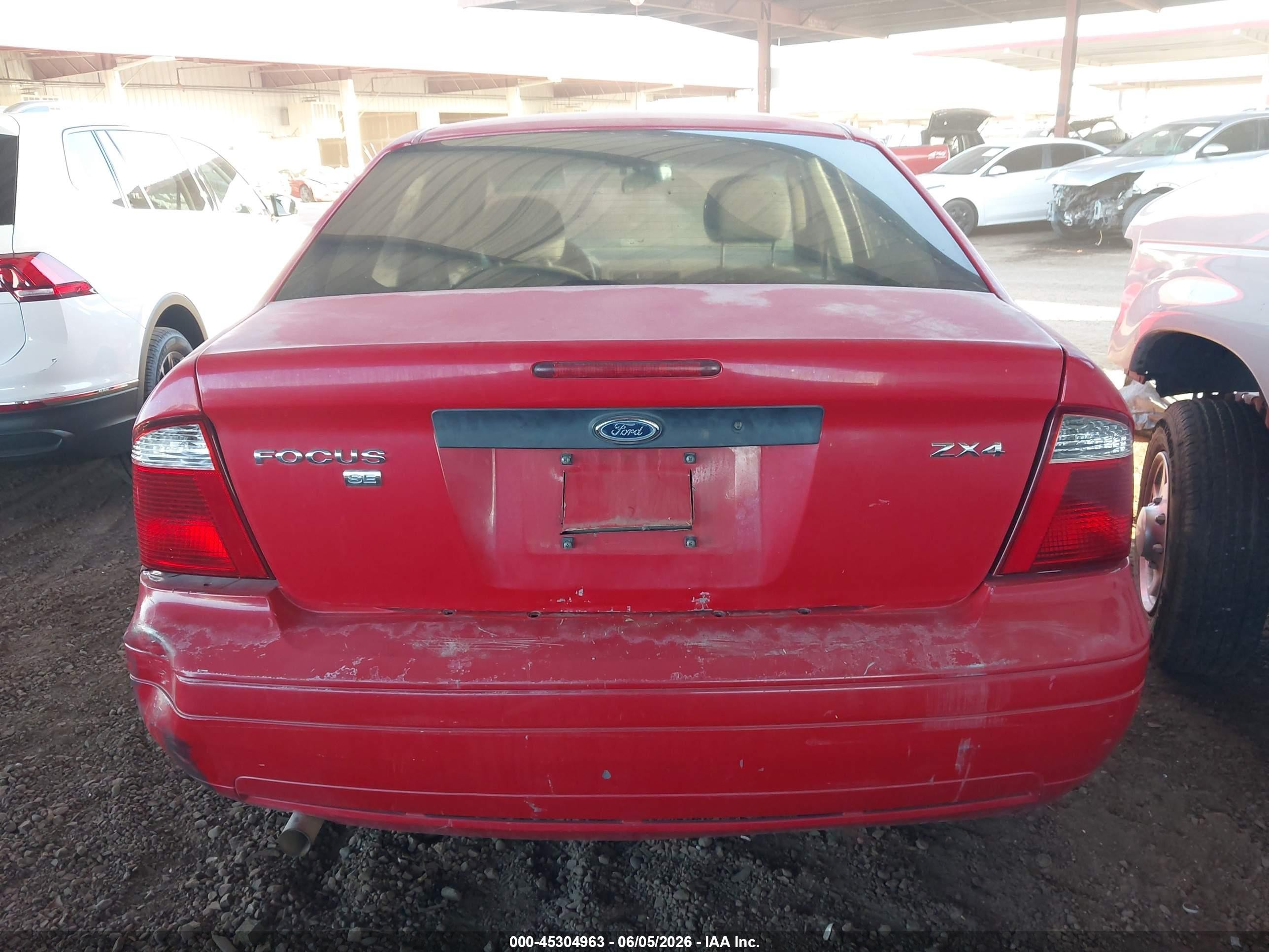 2006 Ford Focus Zx4 Red vin: 1FAHP34N76W234850