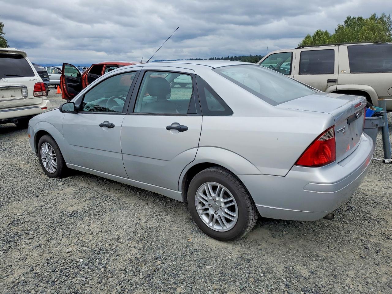 2007 Ford Focus Zx4 Silver vin: 1FAHP34N77W291003