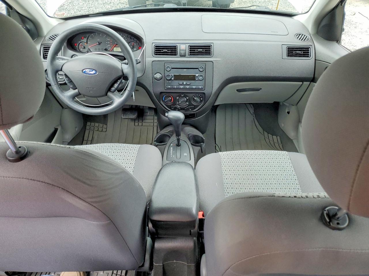 2007 Ford Focus Zx4 Silver vin: 1FAHP34N77W291003