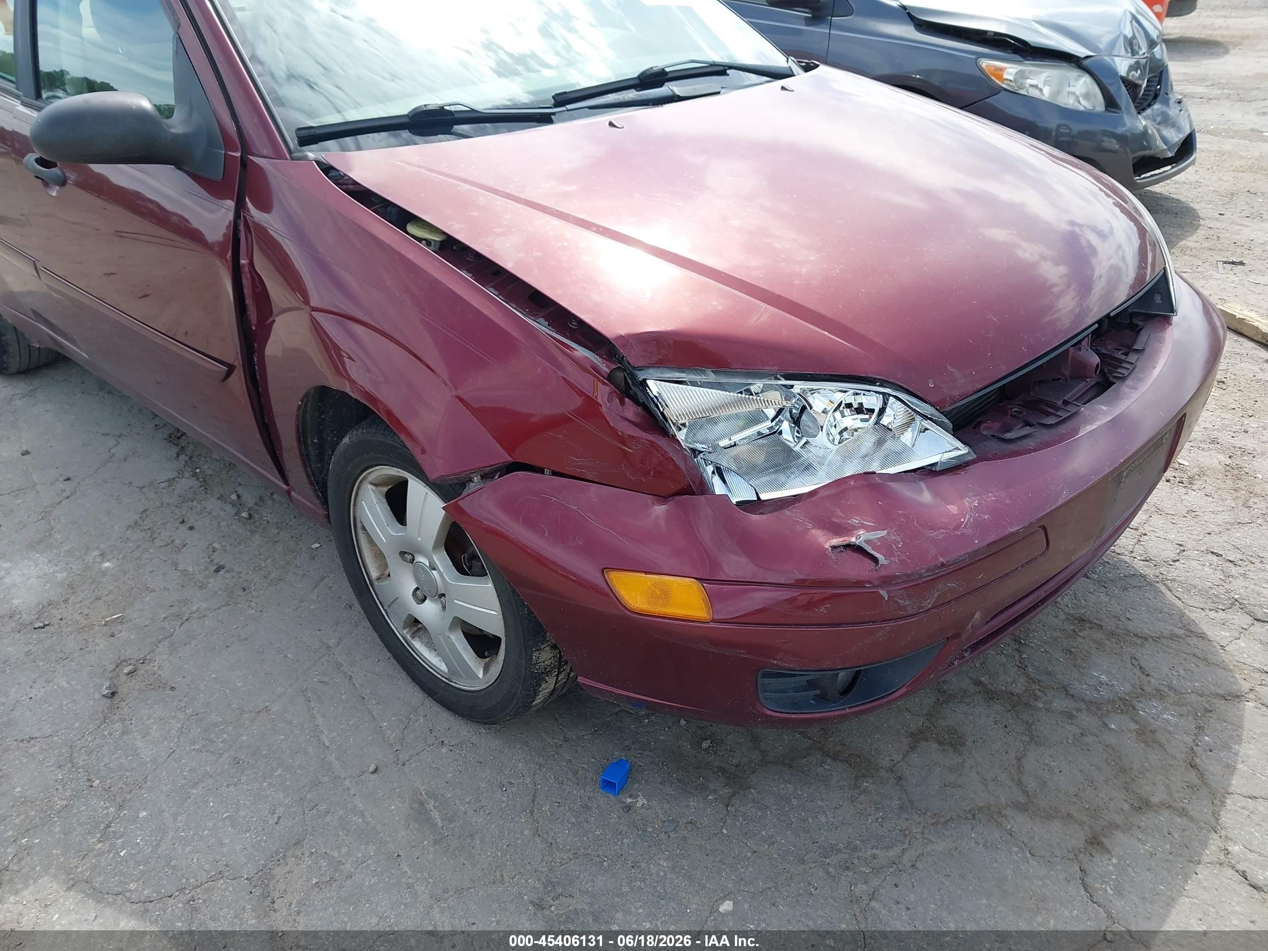 2006 Ford Focus Zx4 Burgundy vin: 1FAHP34N86W180619