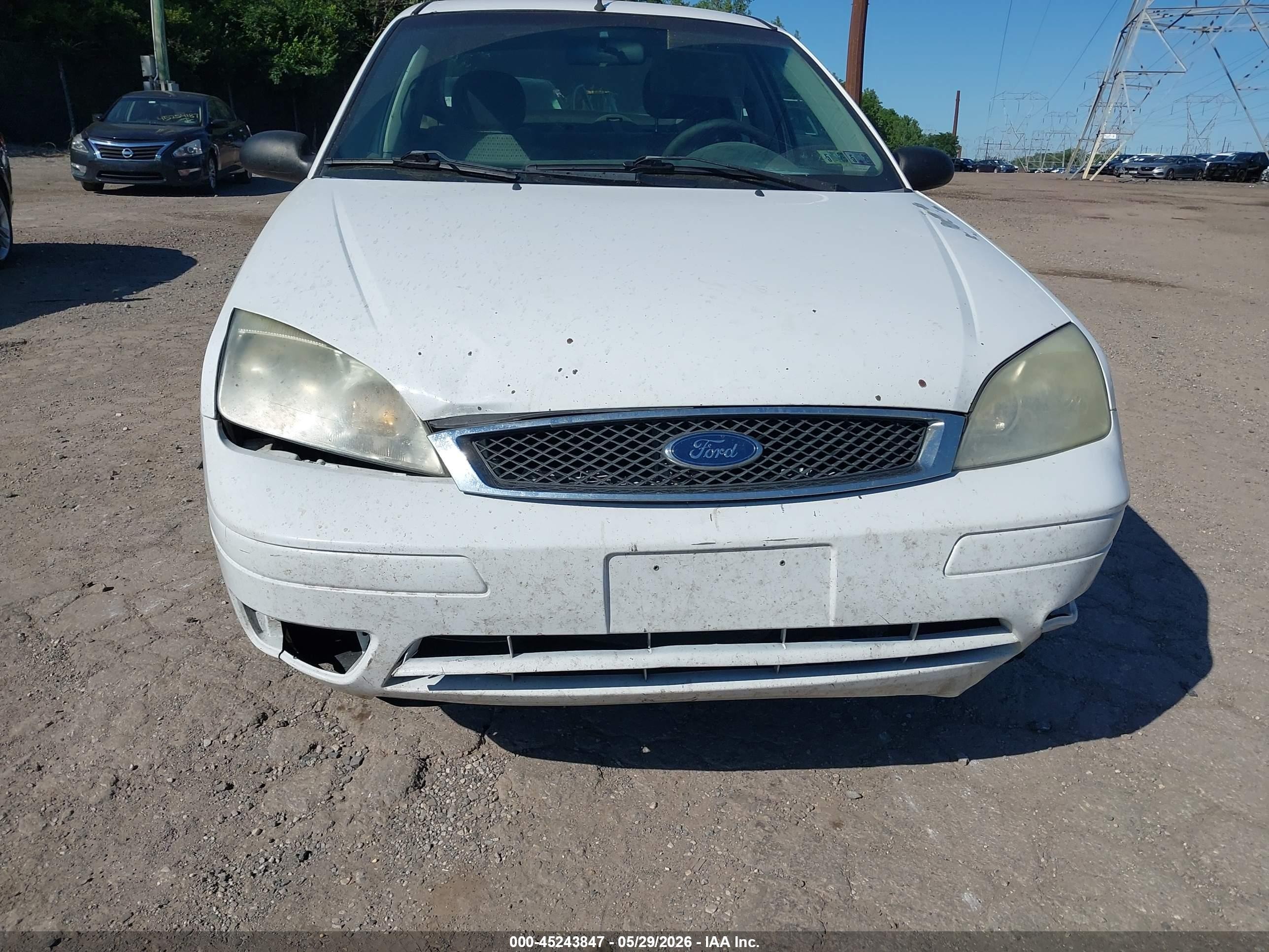 2007 Ford Focus S/se/ses White vin: 1FAHP34N87W141305
