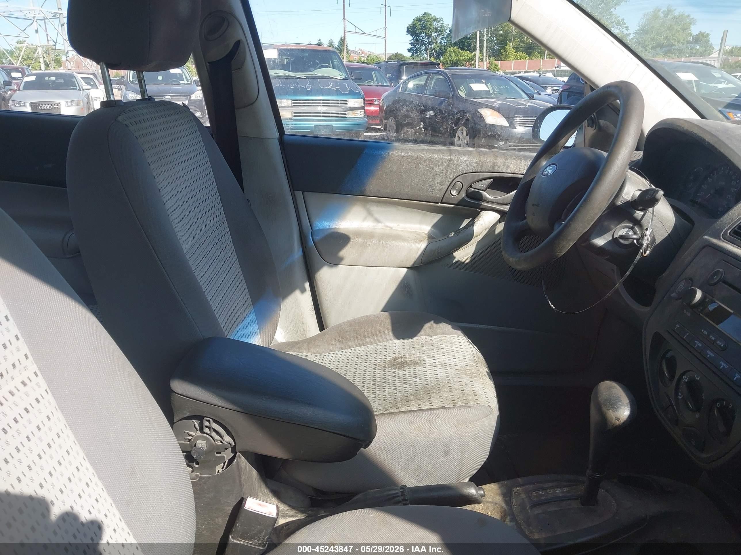 2007 Ford Focus S/se/ses White vin: 1FAHP34N87W141305