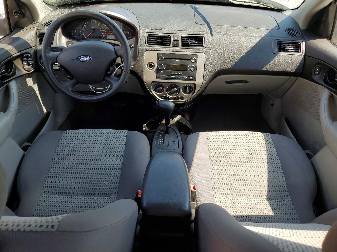 2007 Ford Focus Zx4 Silver vin: 1FAHP34N87W188074