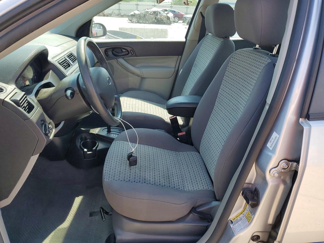 2007 Ford Focus Zx4 Silver vin: 1FAHP34N87W188074