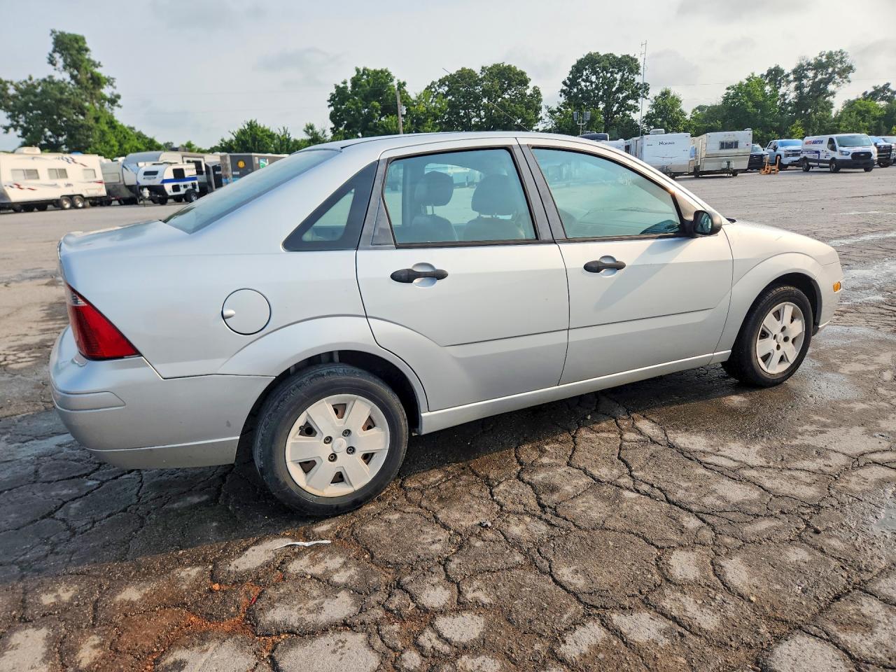 2007 Ford Focus Zx4 Silver vin: 1FAHP34N87W210879