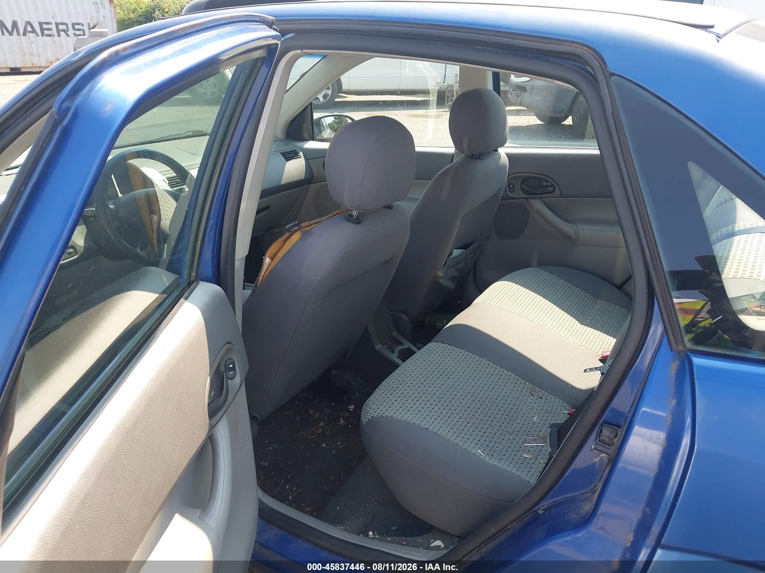 2005 Ford Focus Zx4 Blue vin: 1FAHP34N95W310230