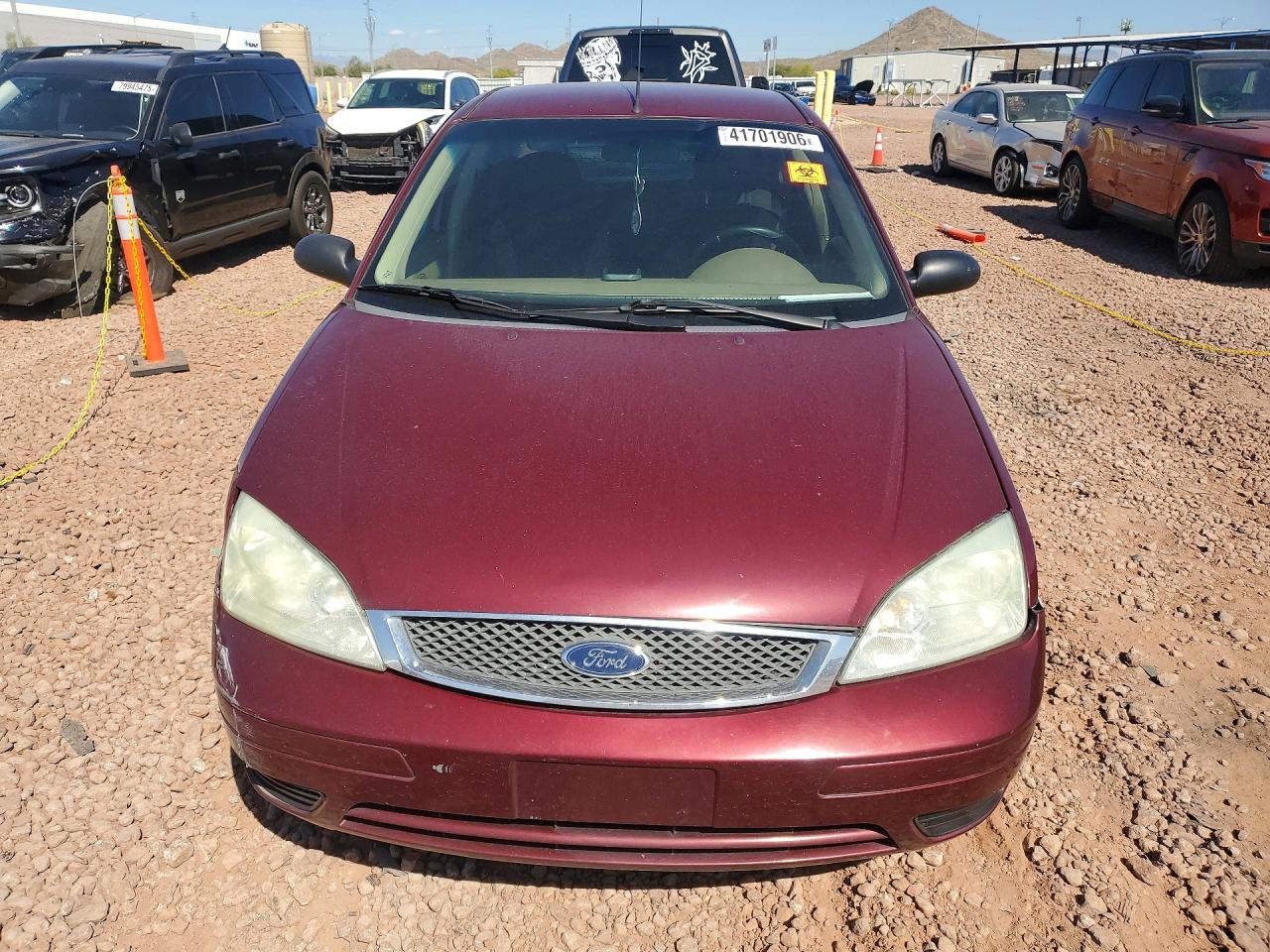 2007 Ford Focus Zx4/s/se/ses Burgundy vin: 1FAHP34N97W166472