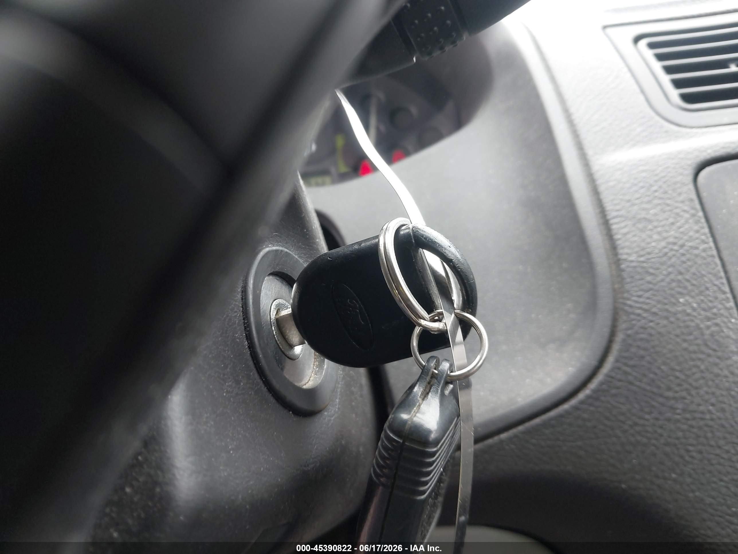 2006 Ford Focus Zx4 Красный vin: 1FAHP34NX6W130871