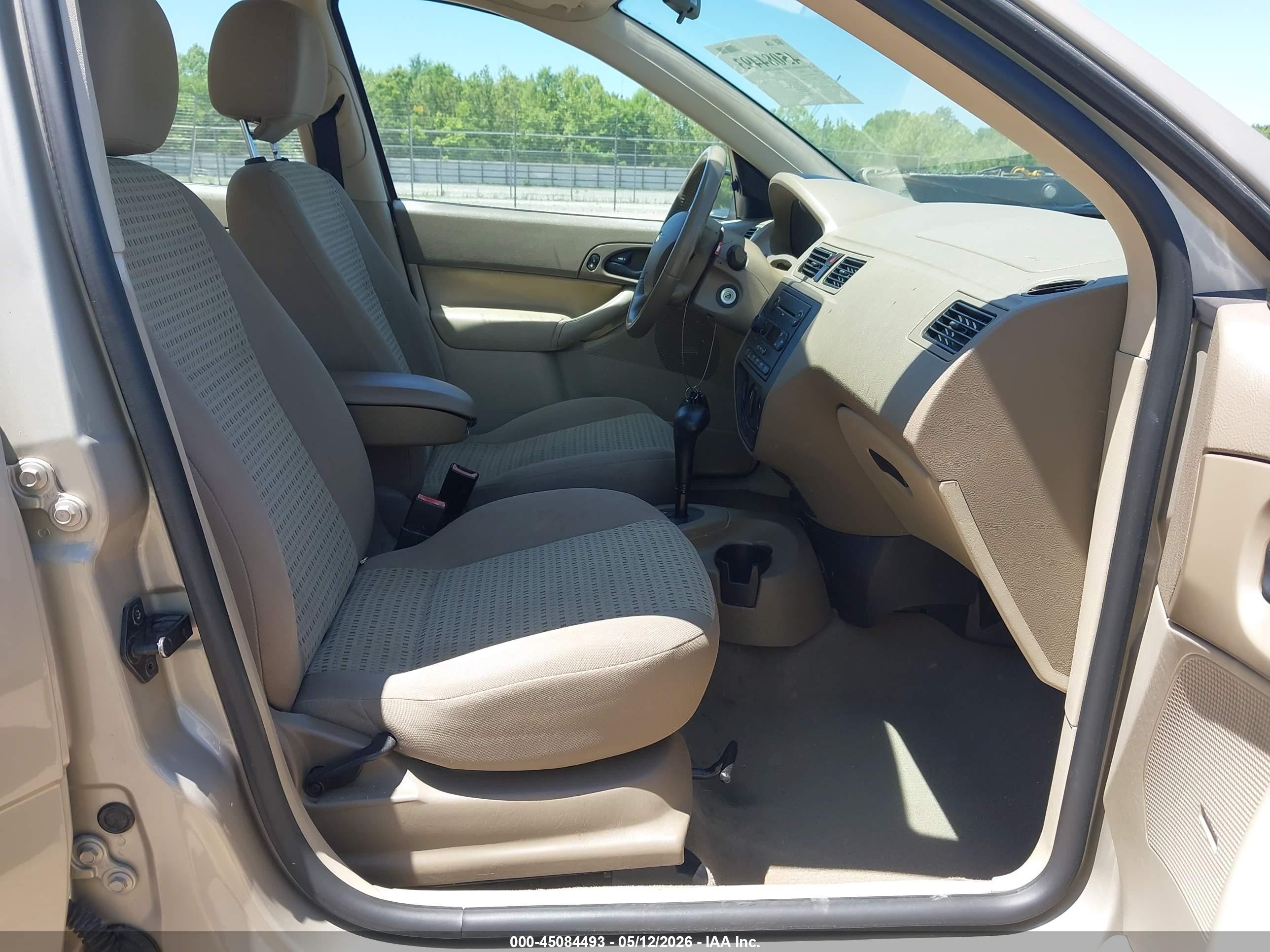 2006 Ford Focus Zx4 Золотой vin: 1FAHP34NX6W178953