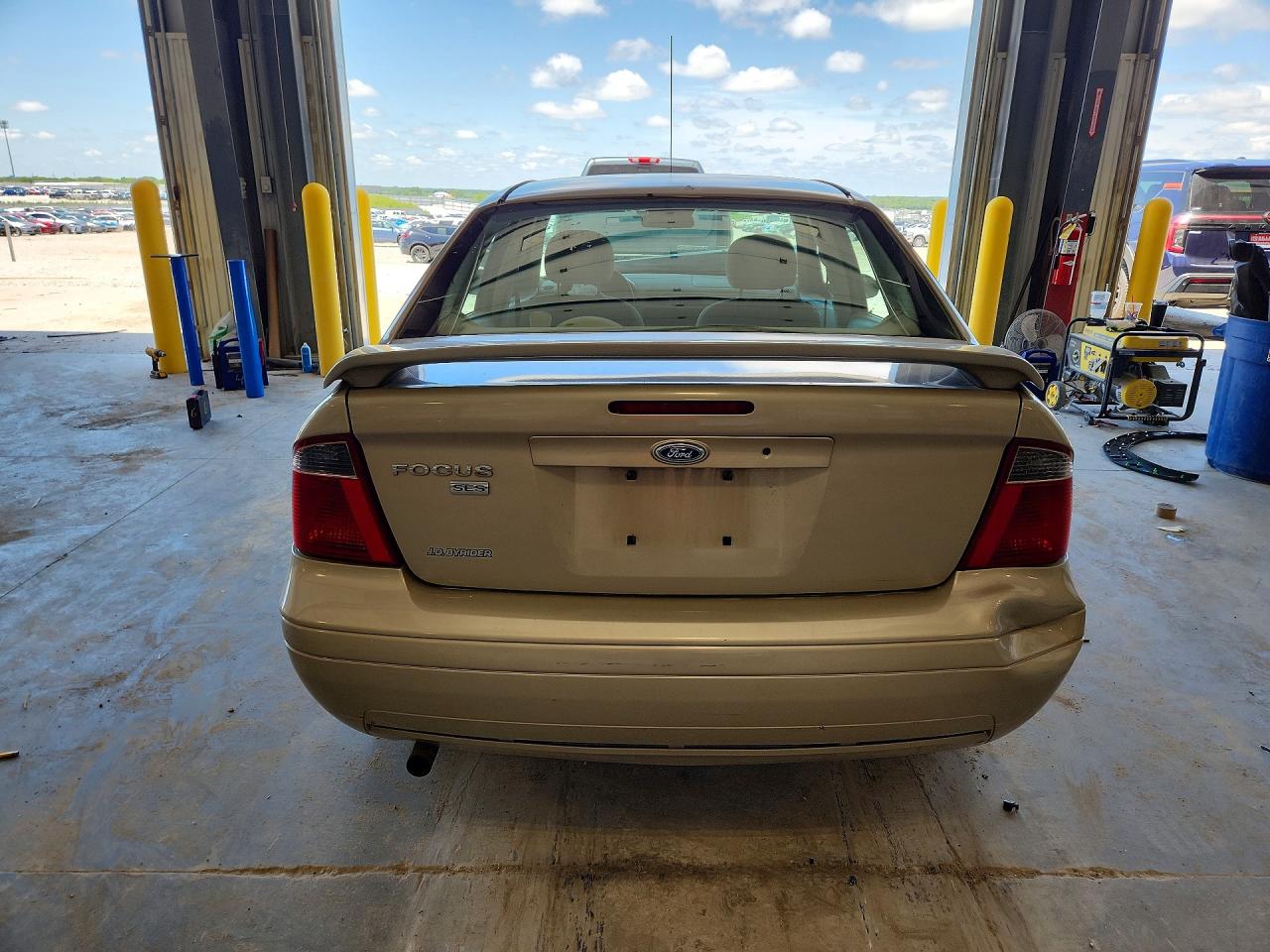 2007 Ford Focus Zx4 Tan vin: 1FAHP34NX7W192496