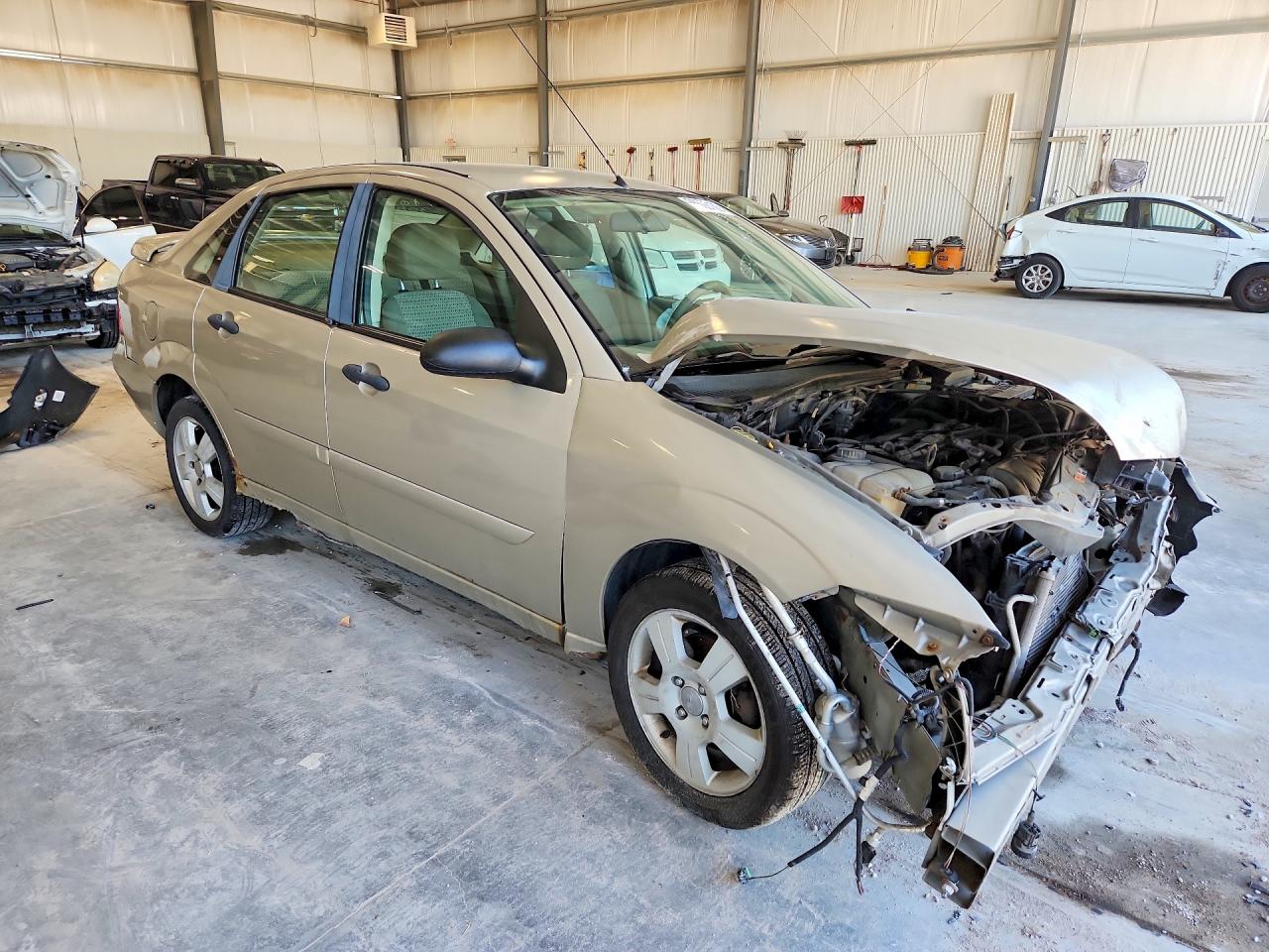 2007 Ford Focus Zx4 Tan vin: 1FAHP34NX7W192496