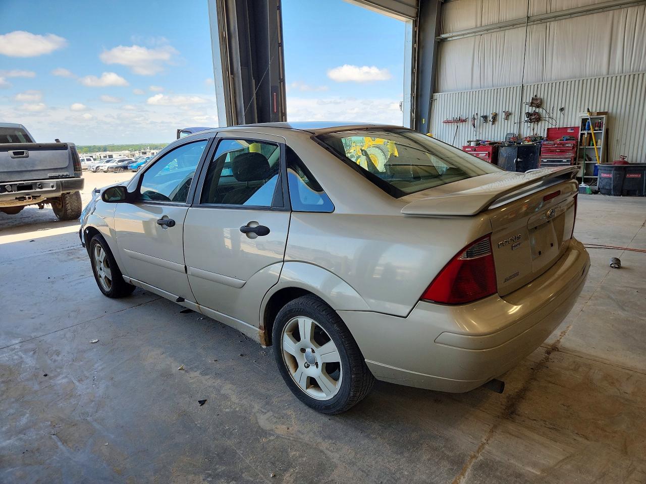 2007 Ford Focus Zx4 Tan vin: 1FAHP34NX7W192496