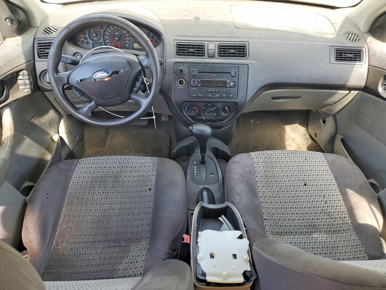 2007 Ford Focus Silver vin: 1FAHP34NX7W232124