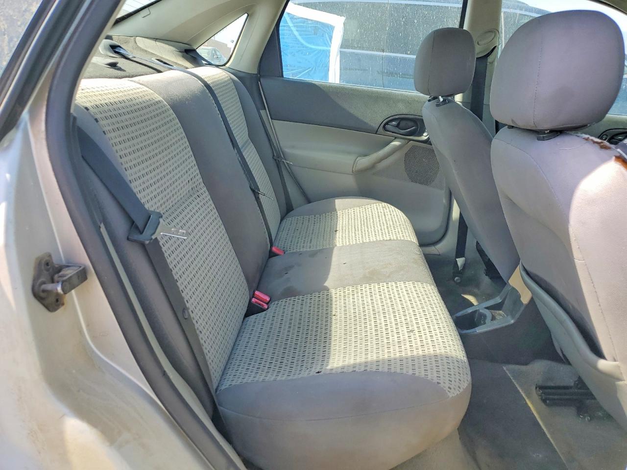 2007 Ford Focus Silver vin: 1FAHP34NX7W232124