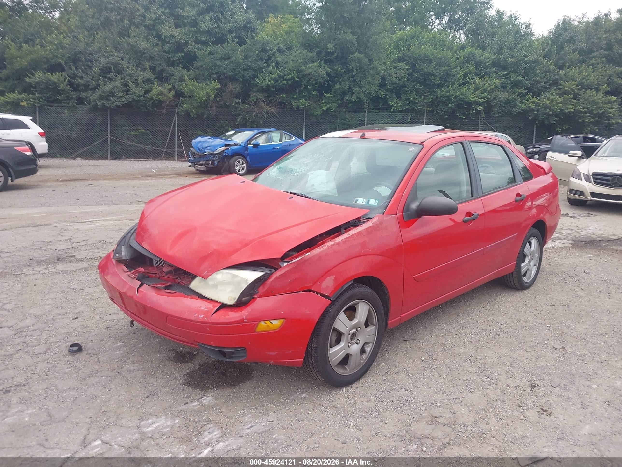 2007 Ford Focus S/se/ses Red vin: 1FAHP34NX7W275880