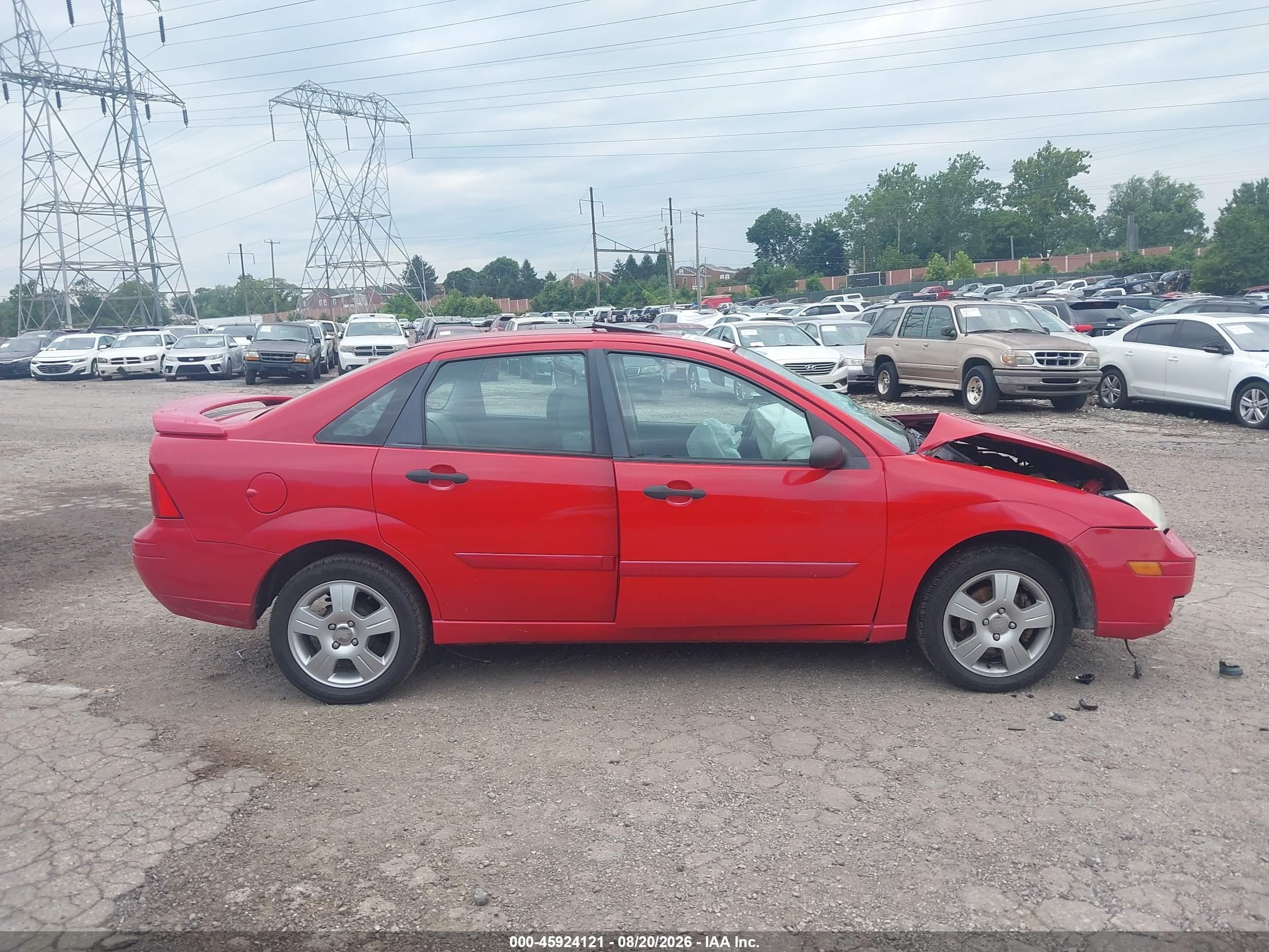 2007 Ford Focus S/se/ses Red vin: 1FAHP34NX7W275880