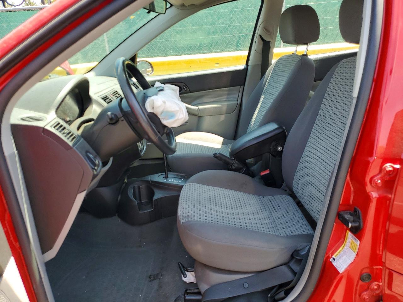 2007 Ford Focus Zx4 Red vin: 1FAHP34NX7W295532