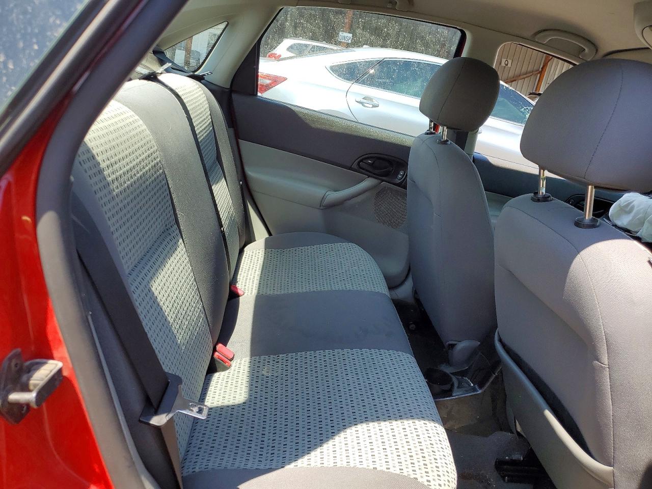 2007 Ford Focus Zx4 Red vin: 1FAHP34NX7W295532