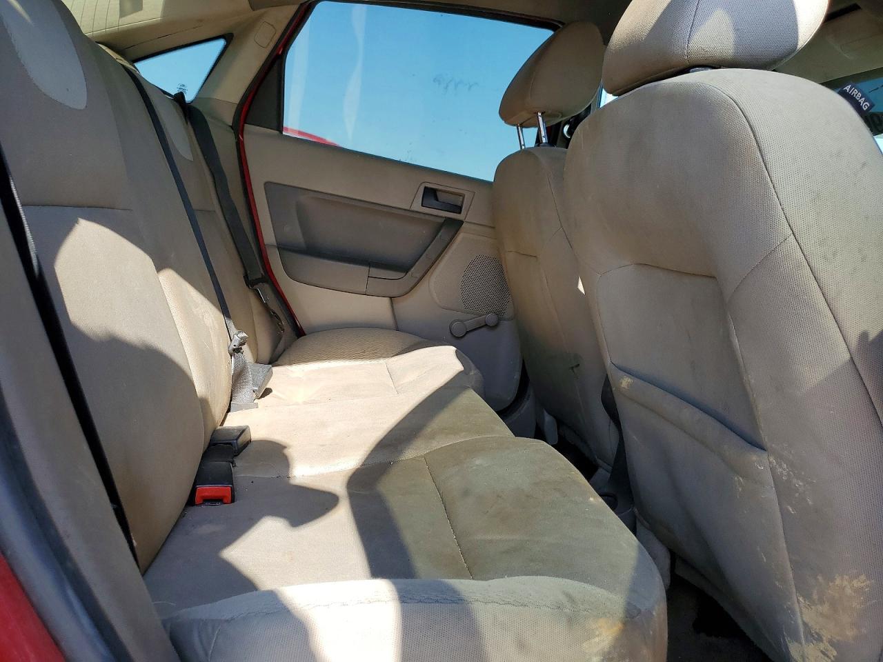2008 Ford Focus S/se Red vin: 1FAHP34NX8W259762