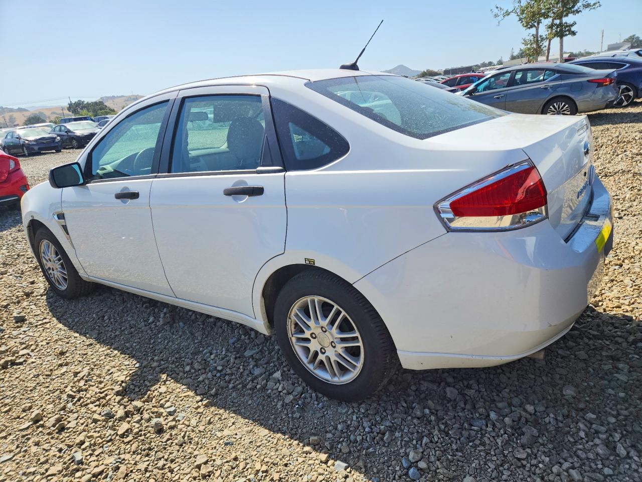 2008 Ford Focus Se White vin: 1FAHP35N08W120870